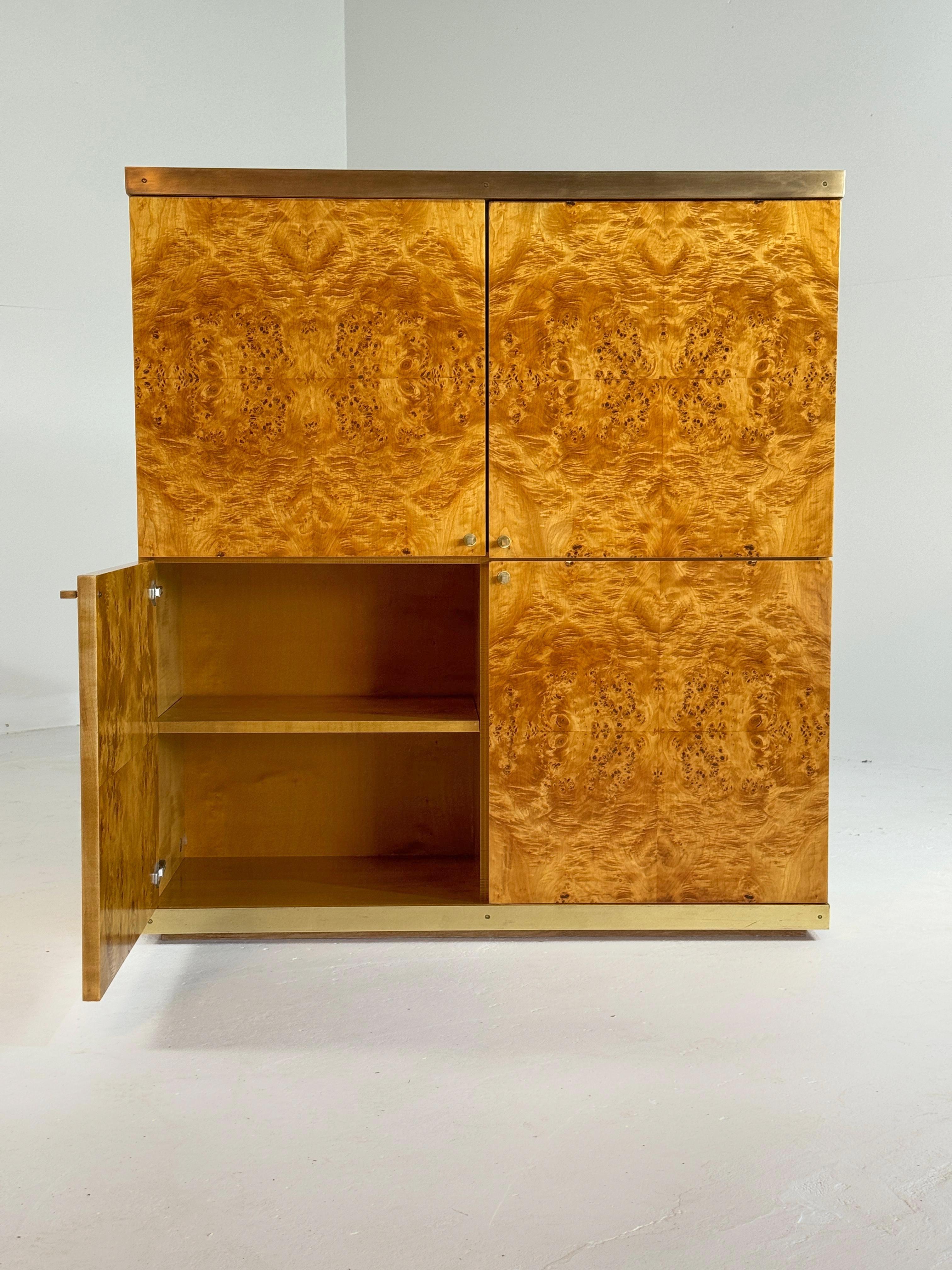 Exclusive lacquered burlwood and brass Bar Cabinet, 1970s For Sale 3