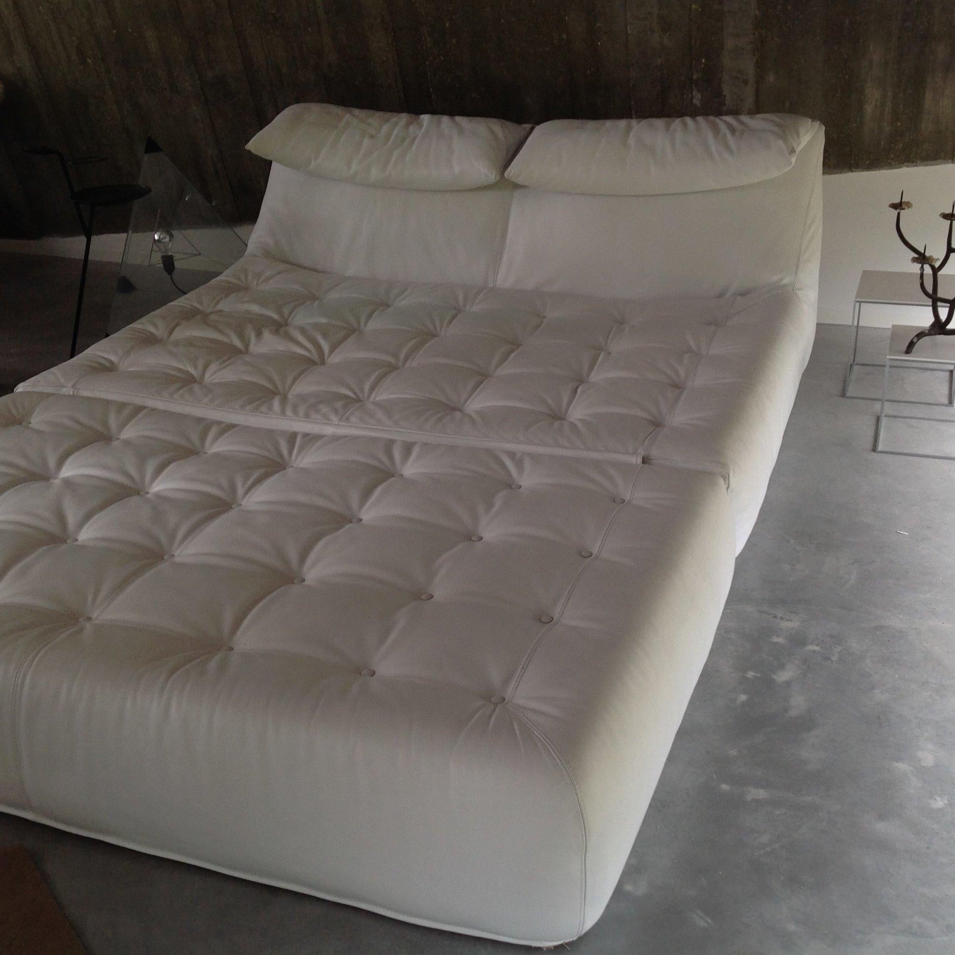 Exclusive, Leather Le Bambole Day-Bed by Mario Bellini for B&B Italia, 1970s 4
