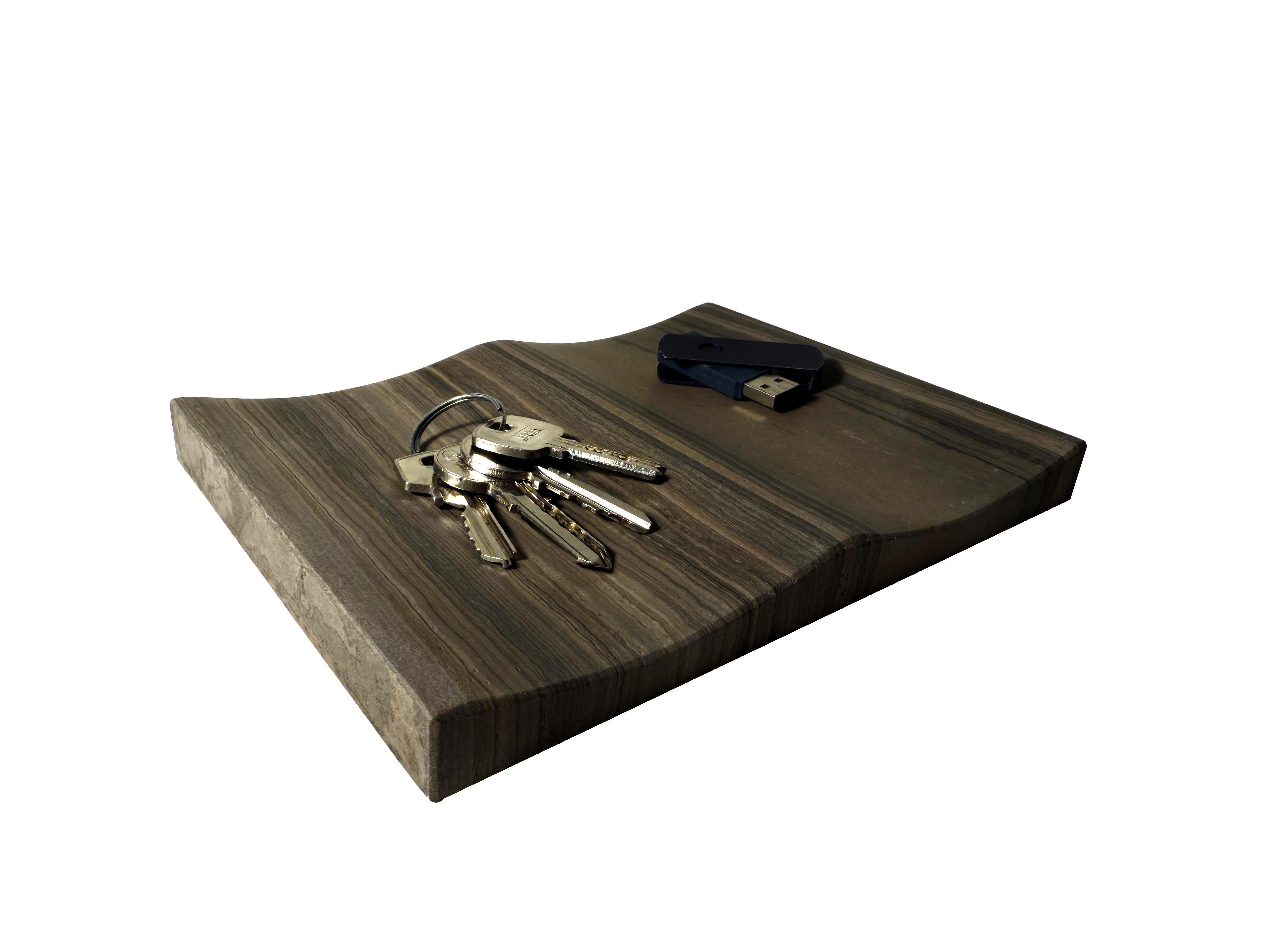 XXI secolo e contemporaneo Esclusivo vassoio per gioielli di lusso in pietra naturale Wengué Marble Meddel Design Minimal in vendita