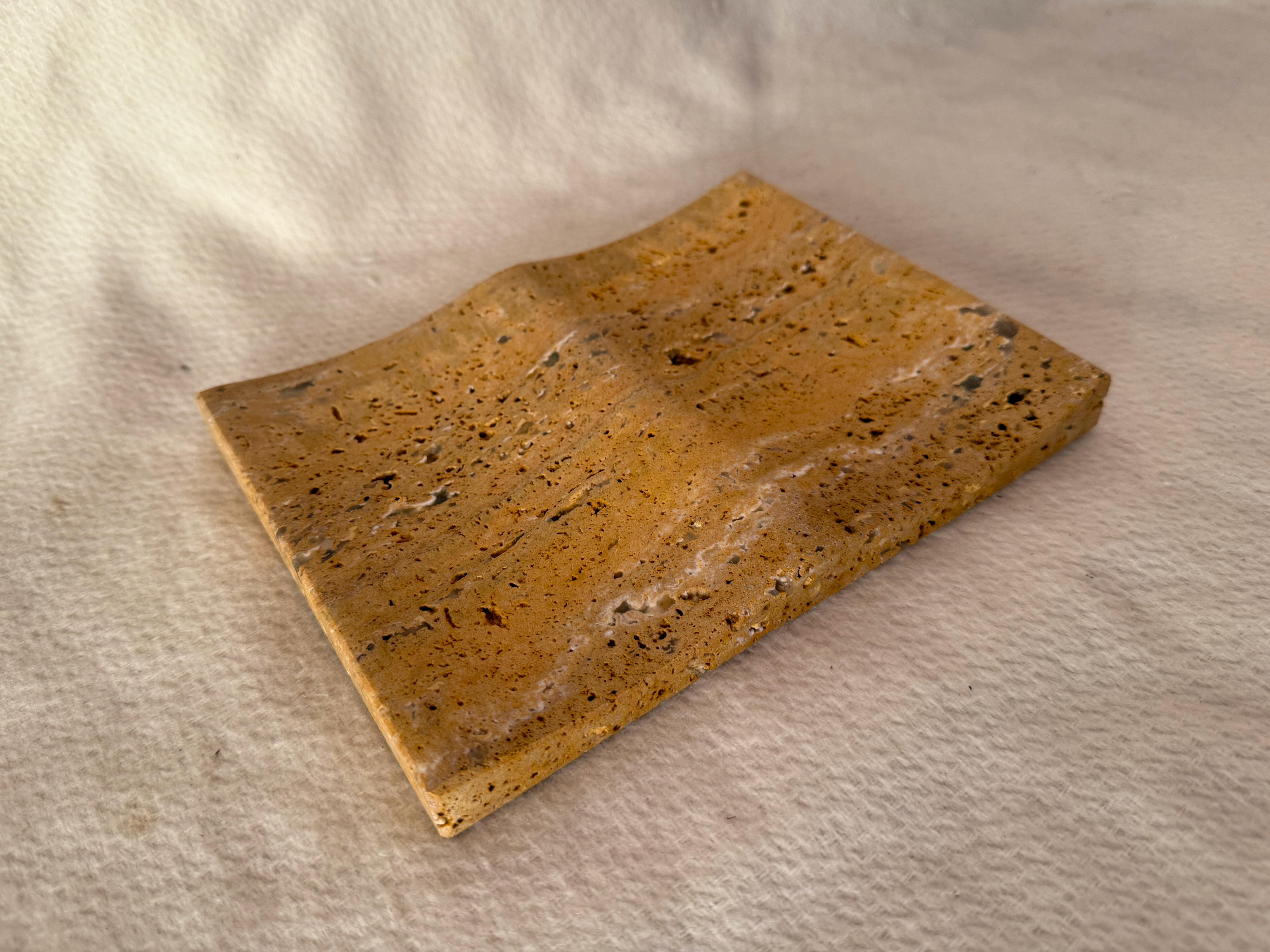 Exclusive Persian Yellow Travertine Luxury Jewelry Tray Minimalist Design

Radiant and timeless, this luxury jewelry tray in natural Persian Yellow travertine celebrates the warmth and authenticity of one of Iran’s most exquisite stones. Designed