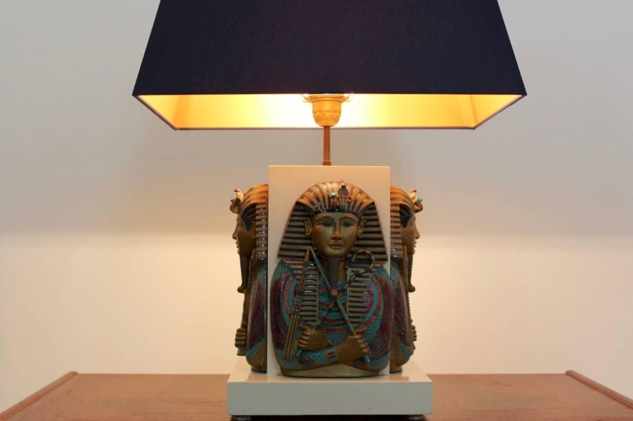 Exklusive Pharaoh Toetanchamon-Tischlampe, Frankreich 1950er Jahre (Moderne der Mitte des Jahrhunderts) im Angebot