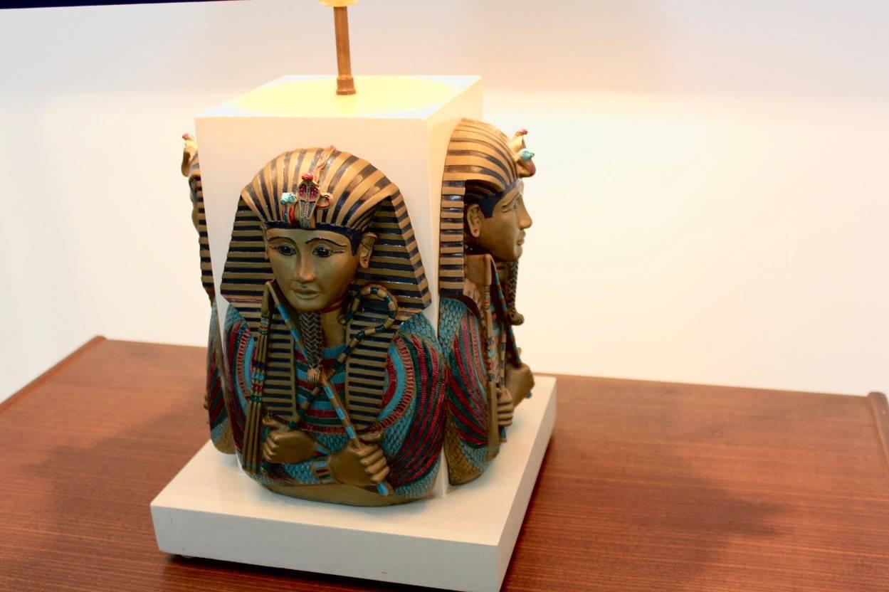Exklusive Pharaoh Toetanchamon-Tischlampe, Frankreich 1950er Jahre im Zustand „Gut“ im Angebot in Voorburg, NL