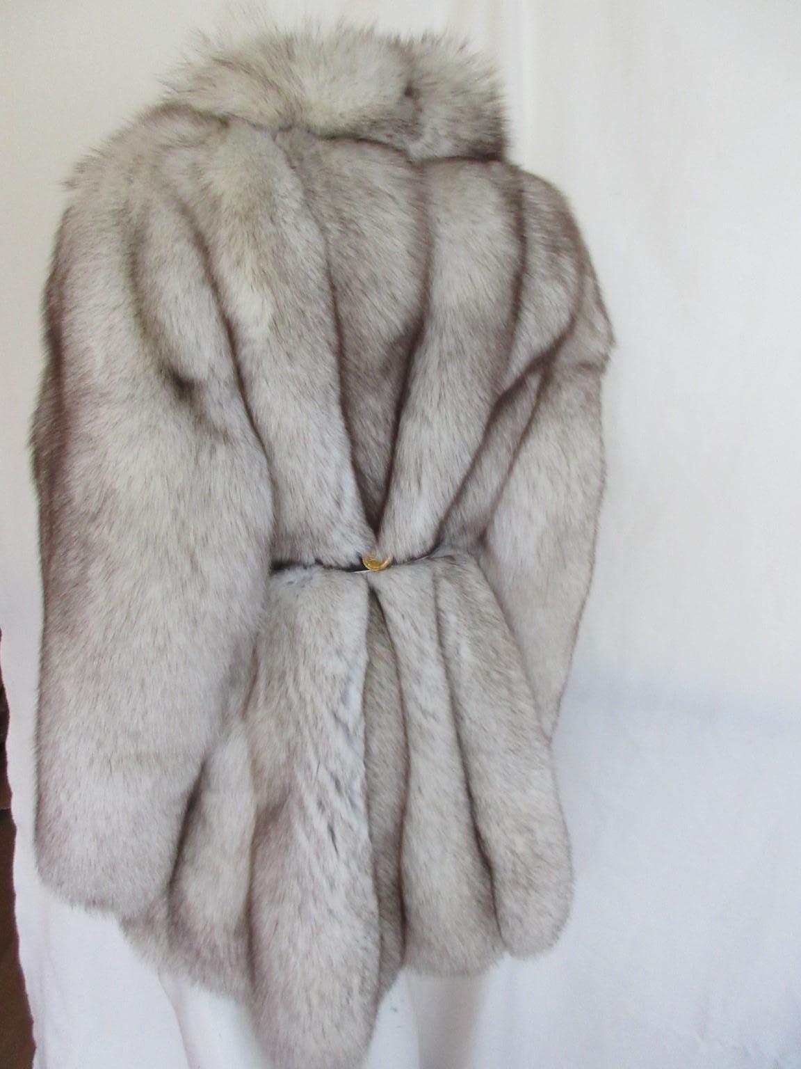 Exclusive Saga Fox White Fur Coat In Good Condition In Amsterdam, NL