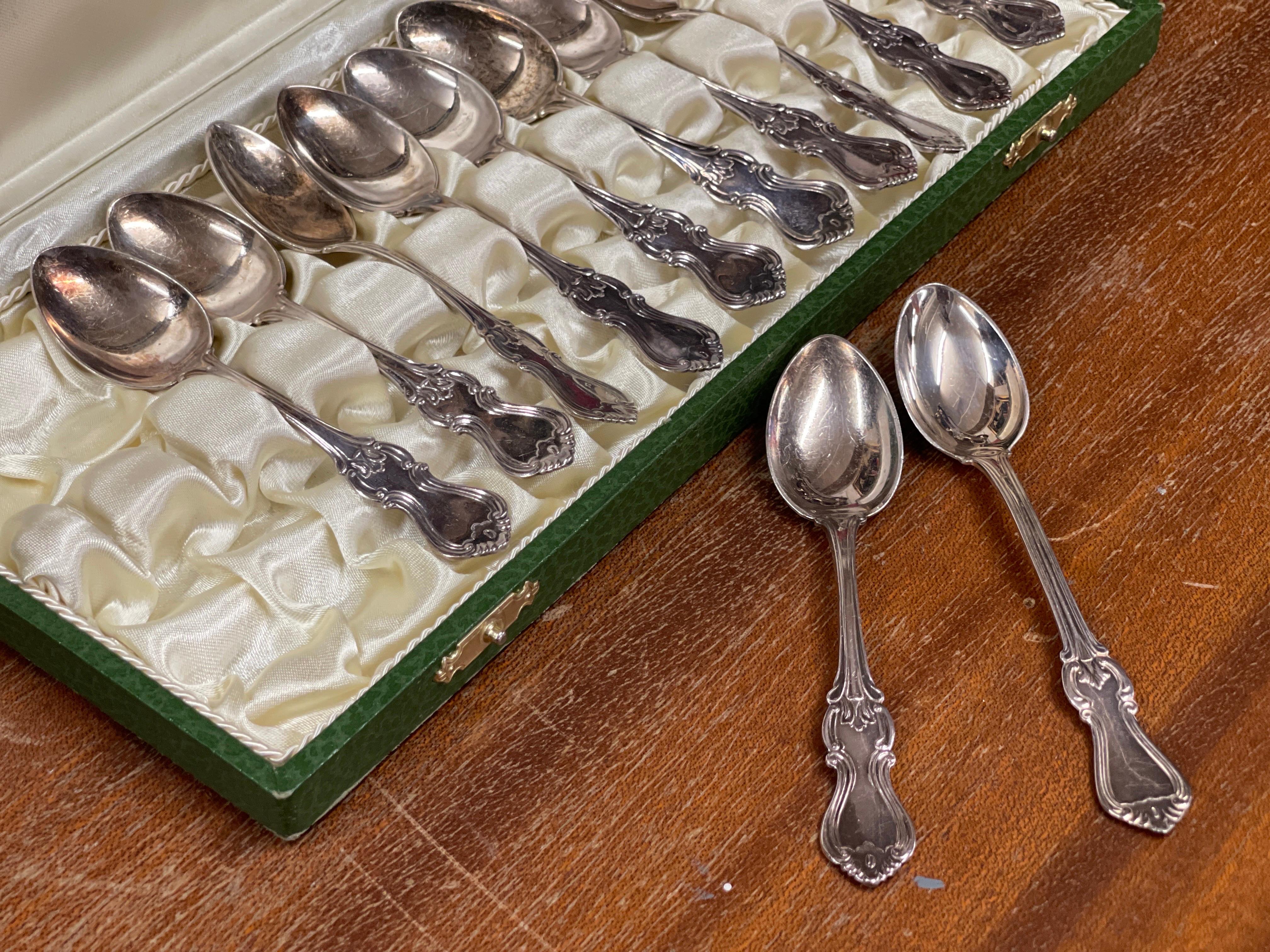 Exclusive Tea COFFEE SPOONS, 12 pcs. Sterling Silver & Box, Model Olga In Excellent Condition For Sale In Hampshire, GB