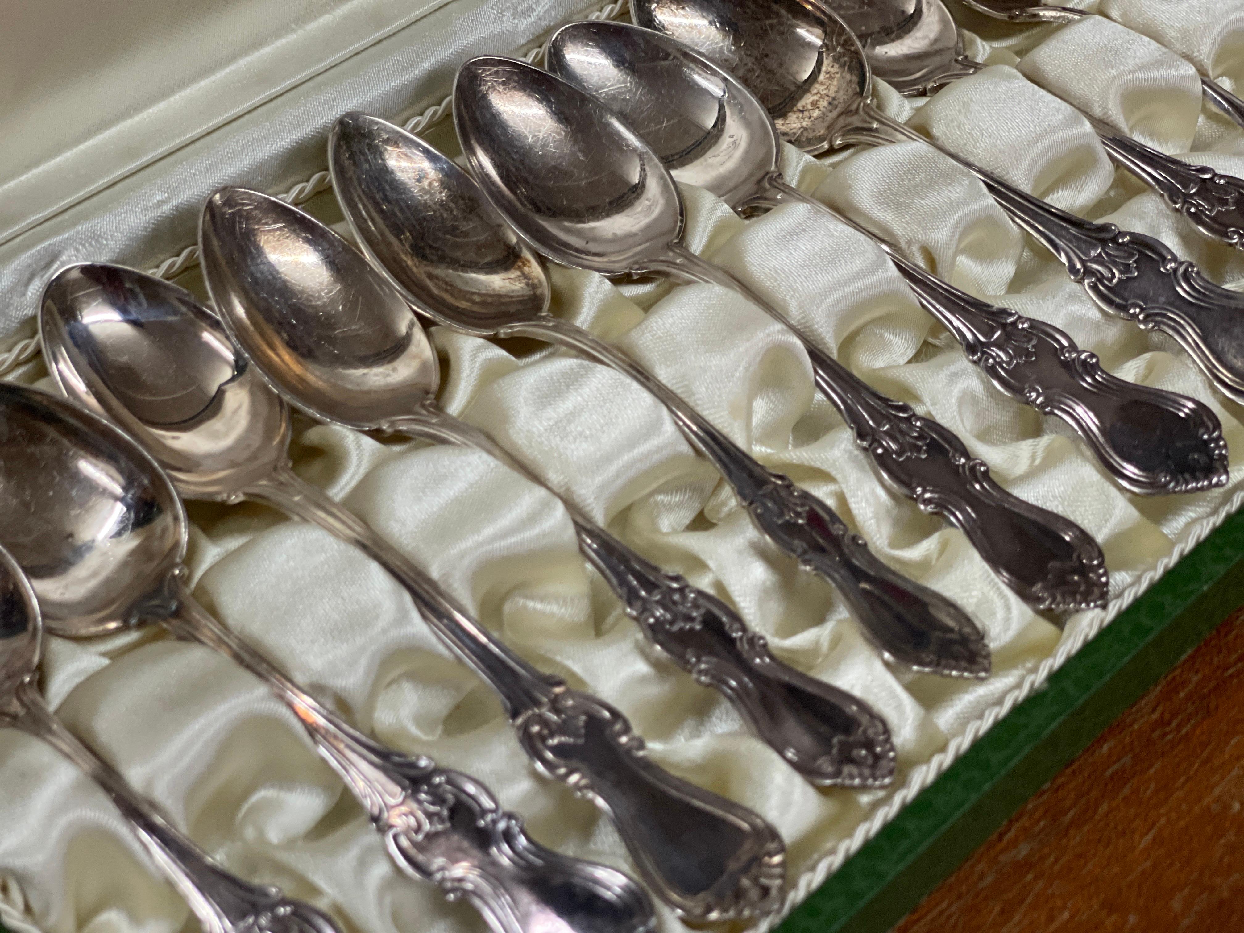 Early 20th Century Exclusive Tea COFFEE SPOONS, 12 pcs. Sterling Silver & Box, Model Olga For Sale