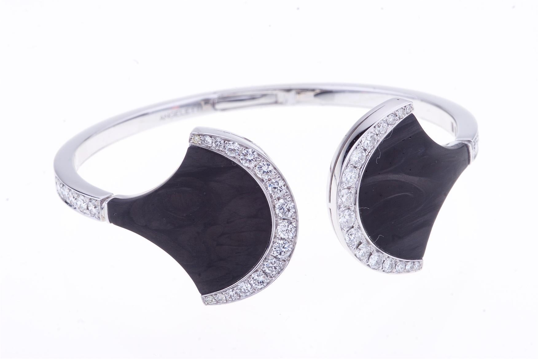 Contemporain Bracelet exclusif en or blanc, céramique noire et diamants en vente