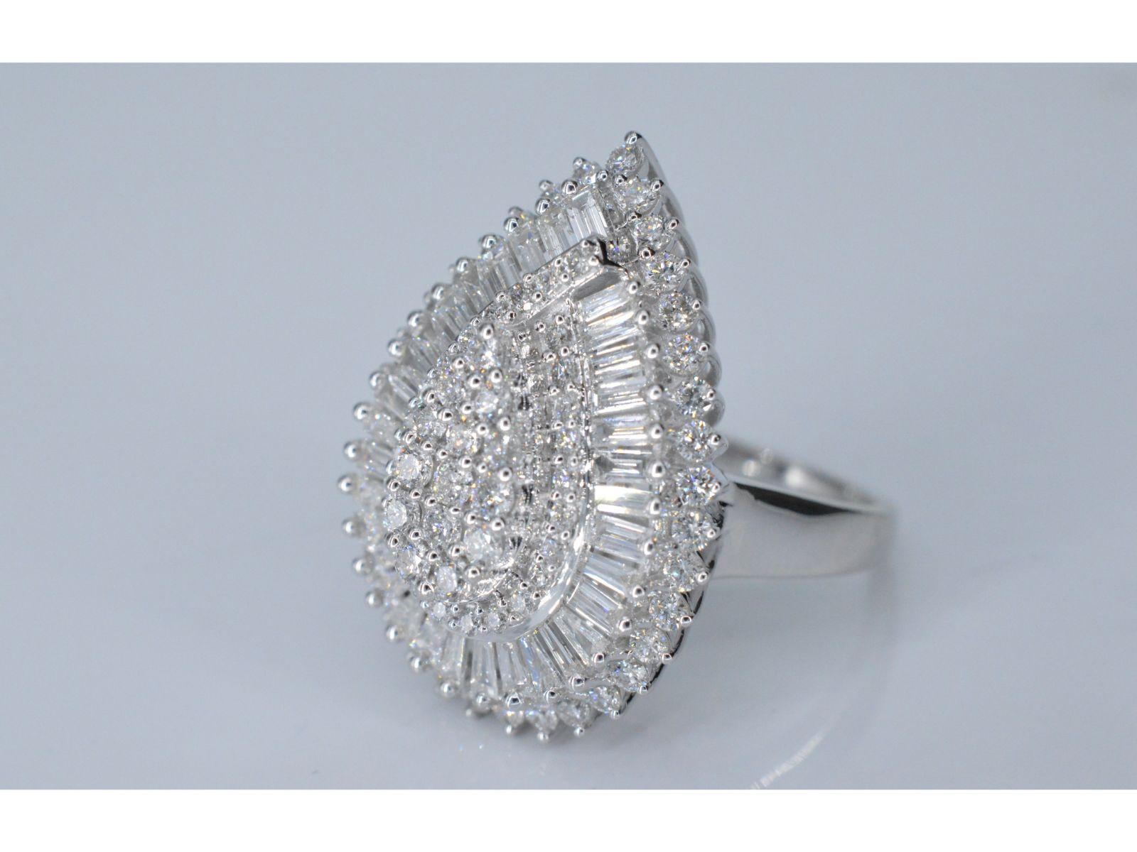 Women's Exclusive White Gold Drop-Shaped Entourage Ring with Diamonds For Sale