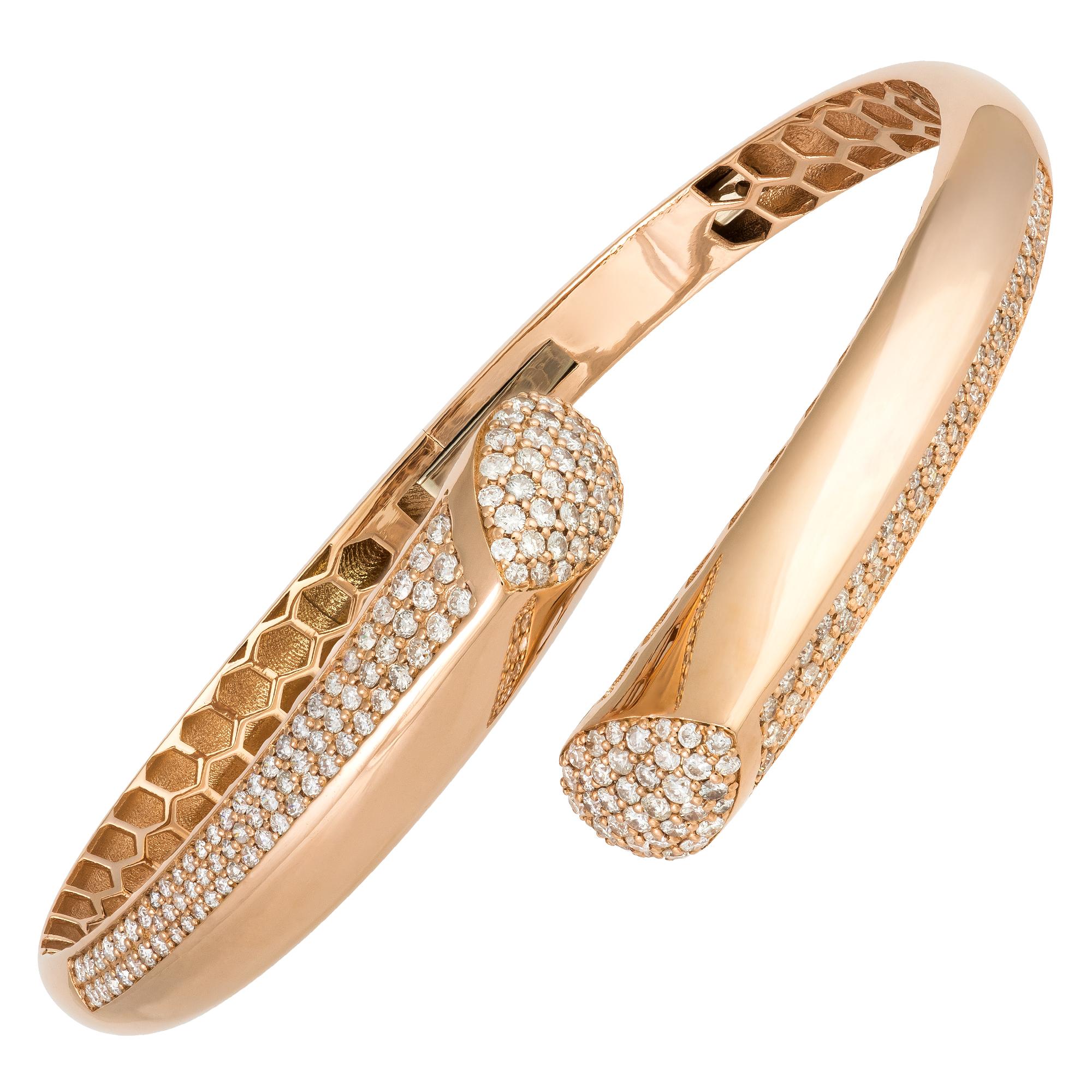 Moderne Bracelet exclusif en or jaune 18K avec diamant pour elle en vente