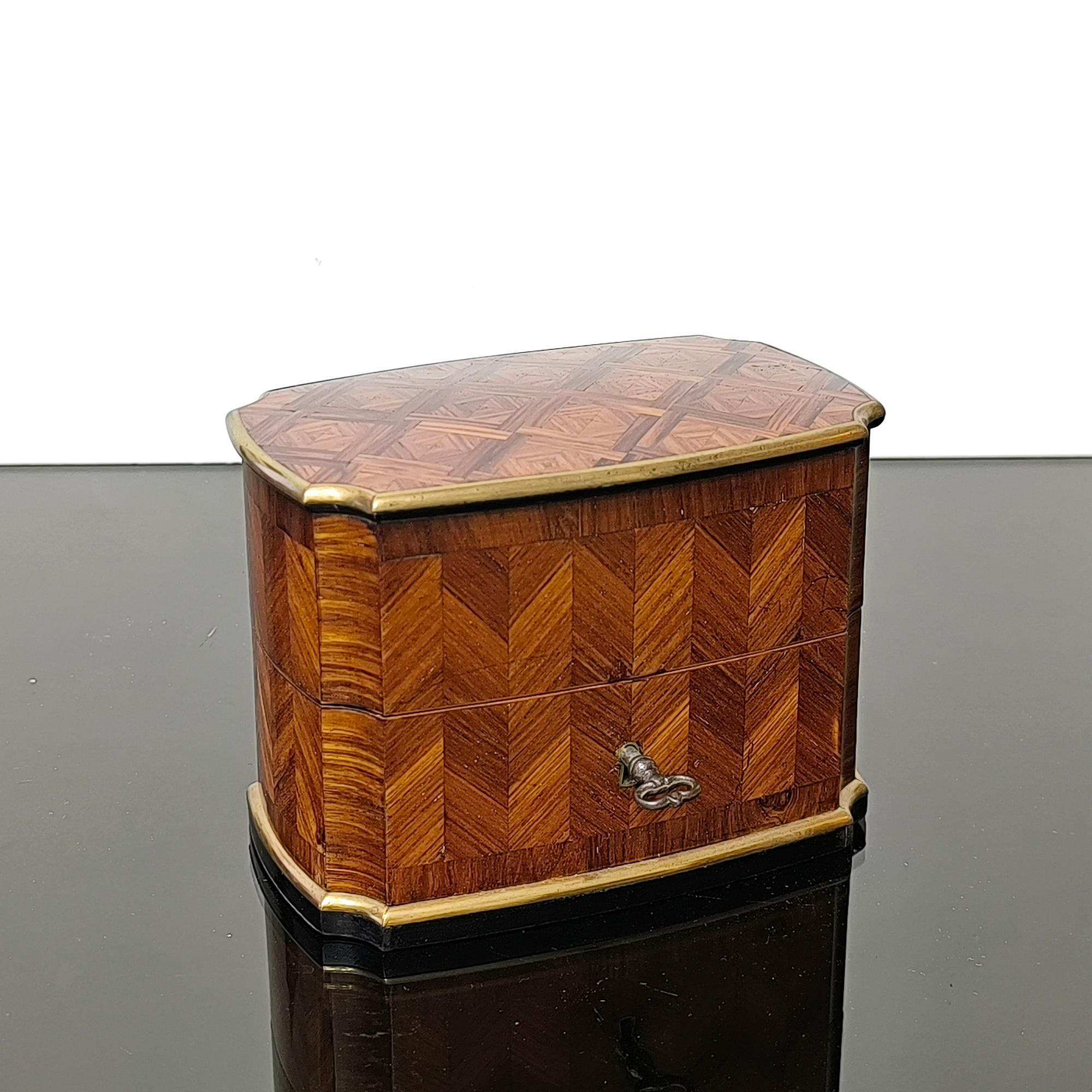 French Museal Tahan-Paris Perfume Box, Herringbone Pattern Veneer and Crystal Bottles For Sale