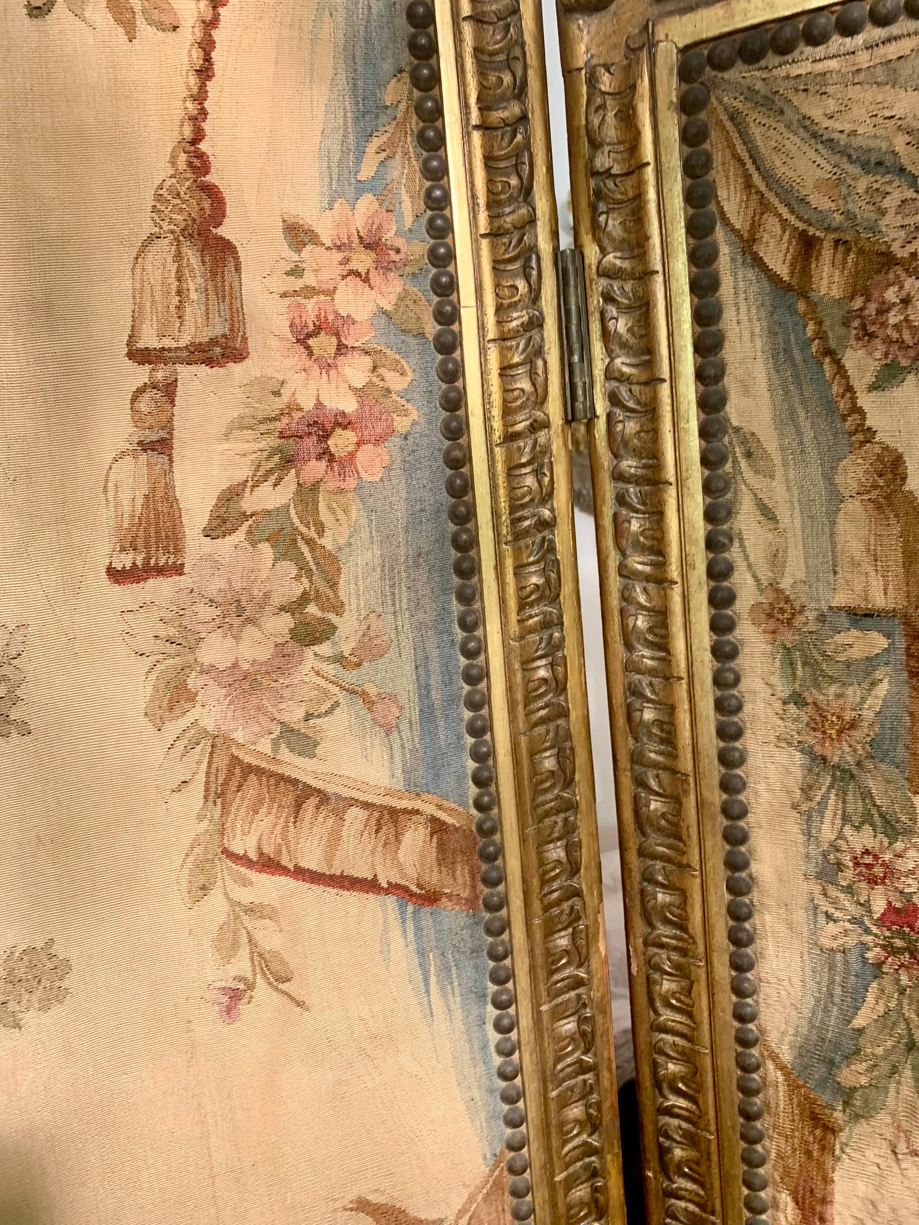 Napoleone III Paravento a tre ante in legno dorato e tappezzeria in vendita