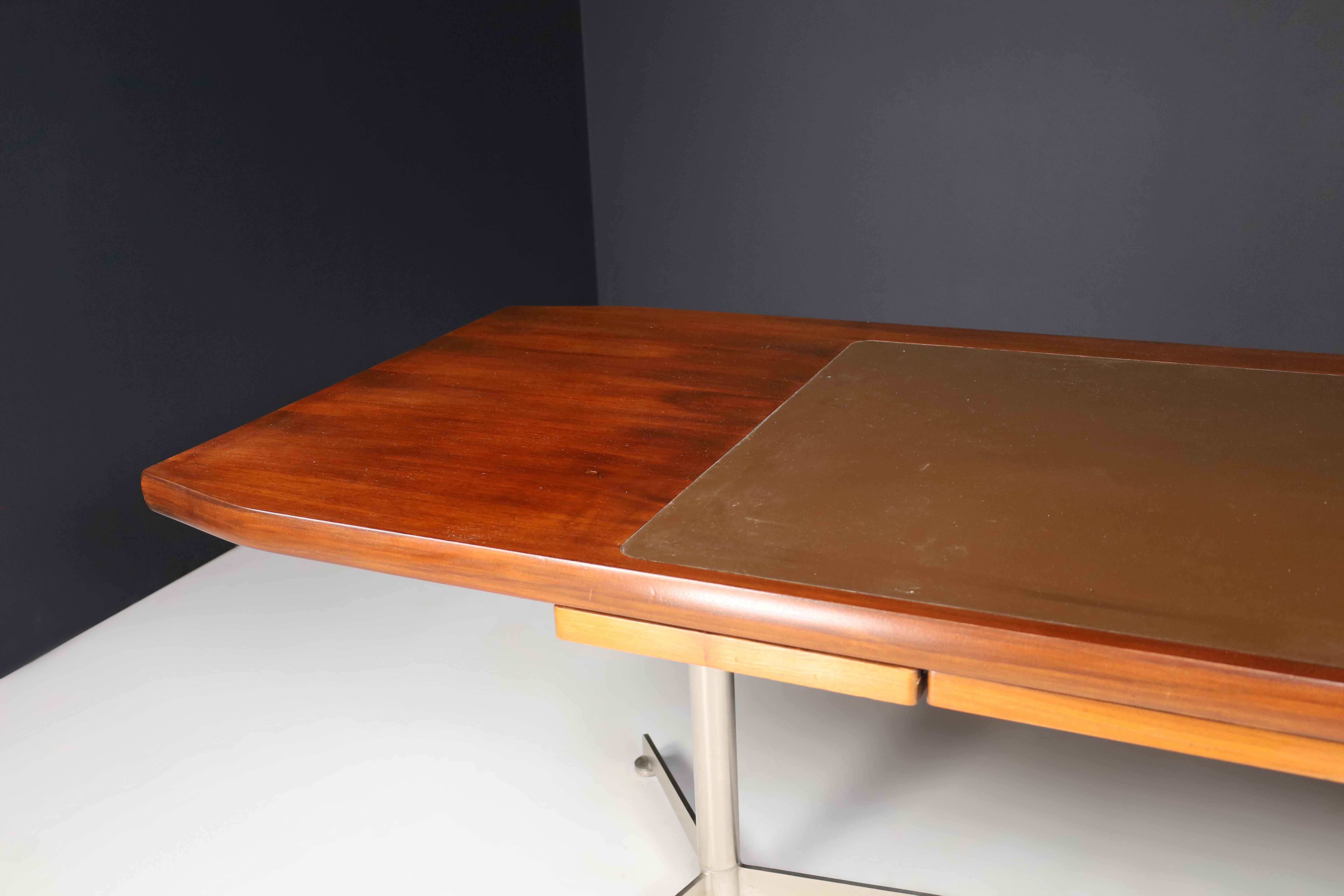 Exectutive Desk by Osvado Borsani for Tecno, Italy, 1950s For Sale 4