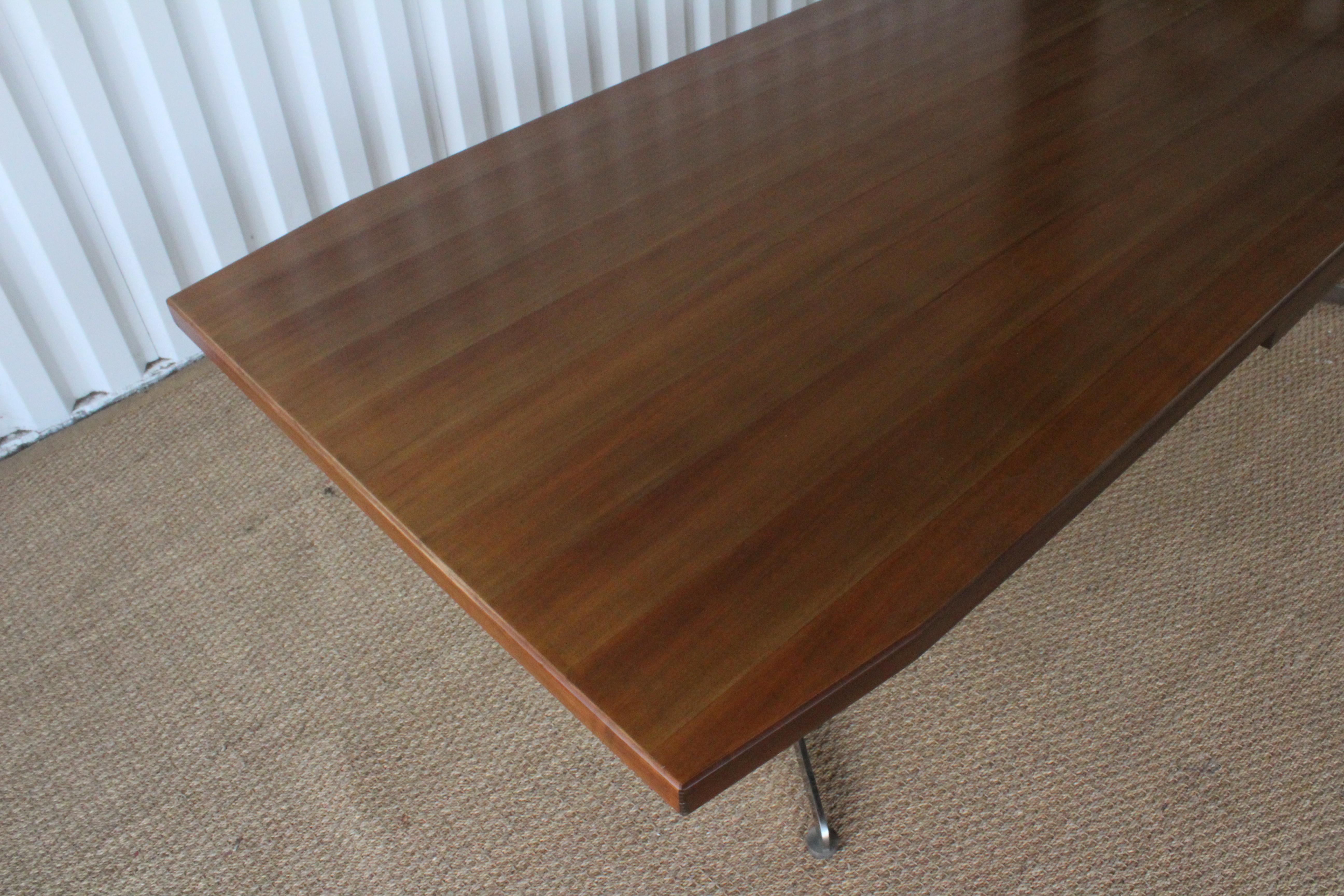 Exectutive Desk by Osvado Borsani for Tecno, Italy, 1950s In Good Condition For Sale In Los Angeles, CA