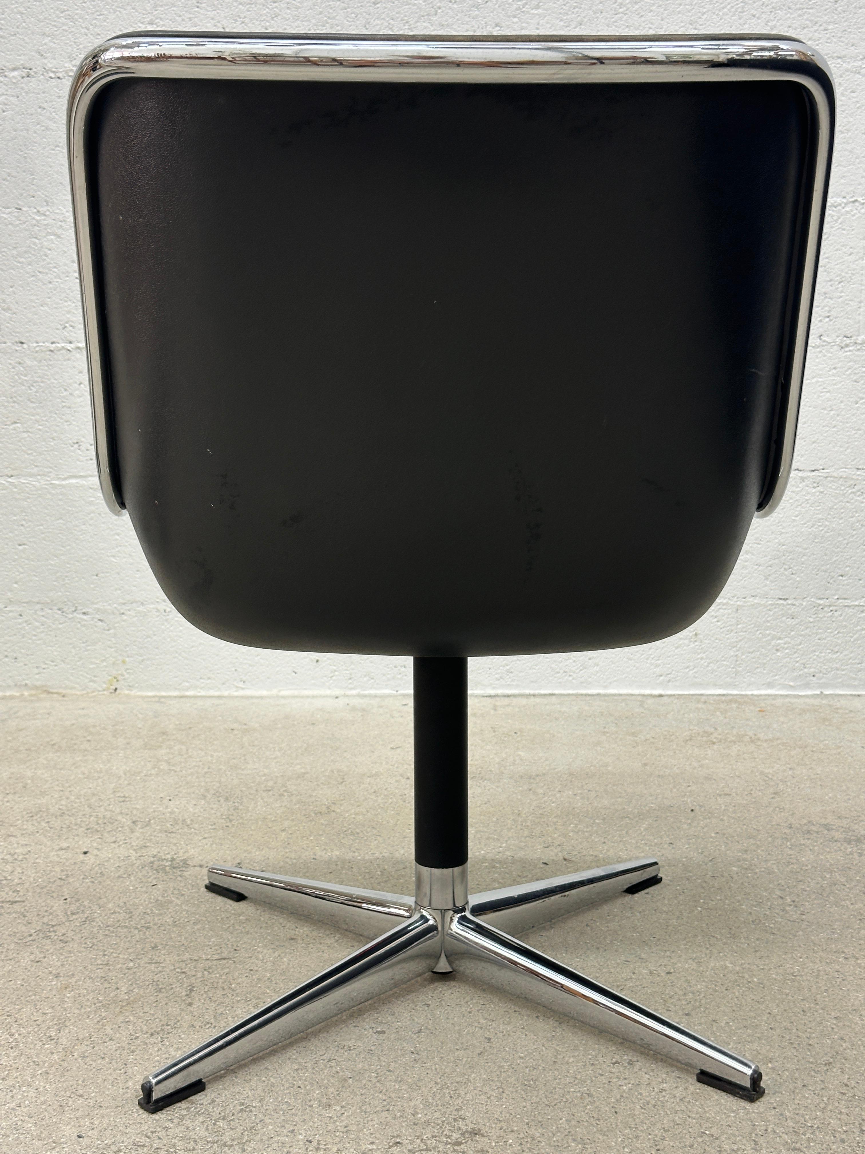 Executive Armchair by Charles Pollock for Knoll Black Leather & 4 Prong Base 60s For Sale 6
