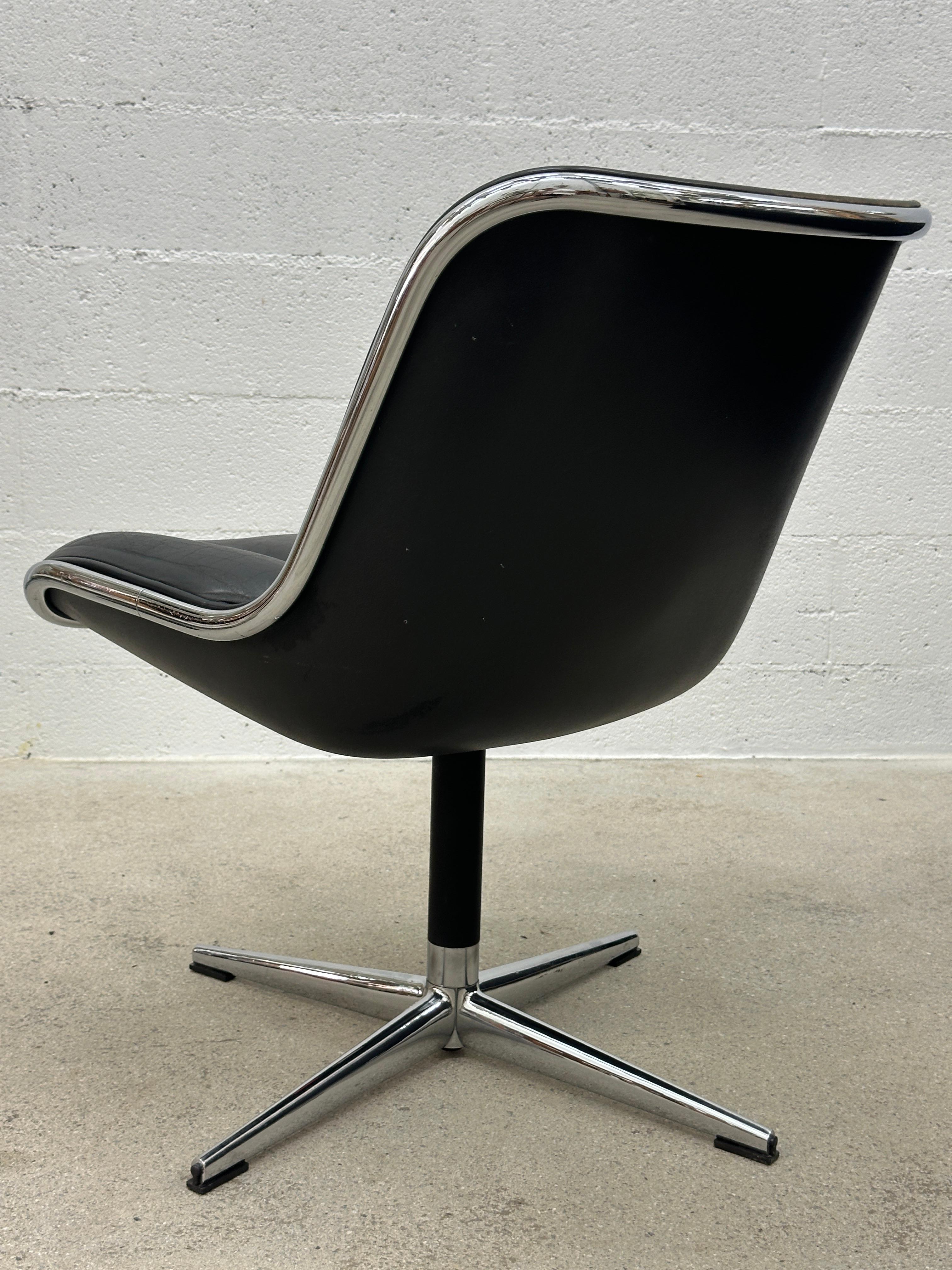 Executive Armchair by Charles Pollock for Knoll Black Leather & 4 Prong Base 60s For Sale 7