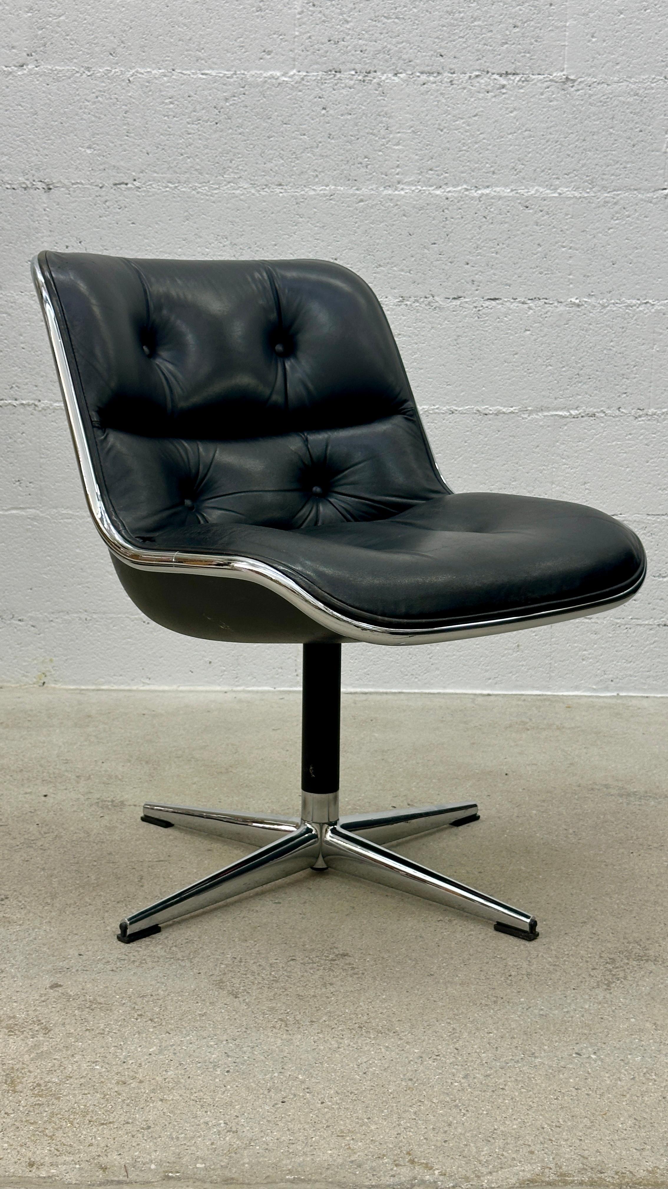 Executive Armchair by Charles Pollock for Knoll Black Leather & 4 Prong Base 60s For Sale 9