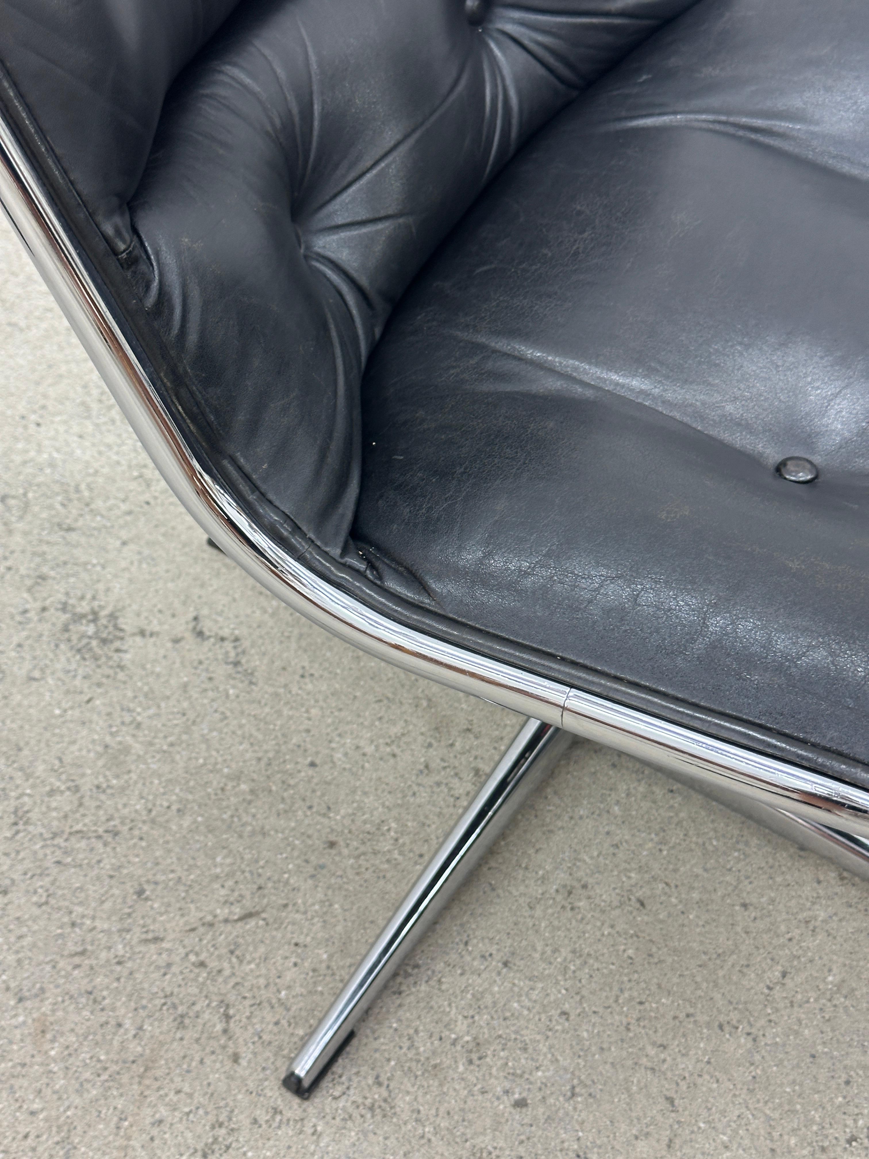 Swiss Executive Armchair by Charles Pollock for Knoll Black Leather & 4 Prong Base 60s For Sale