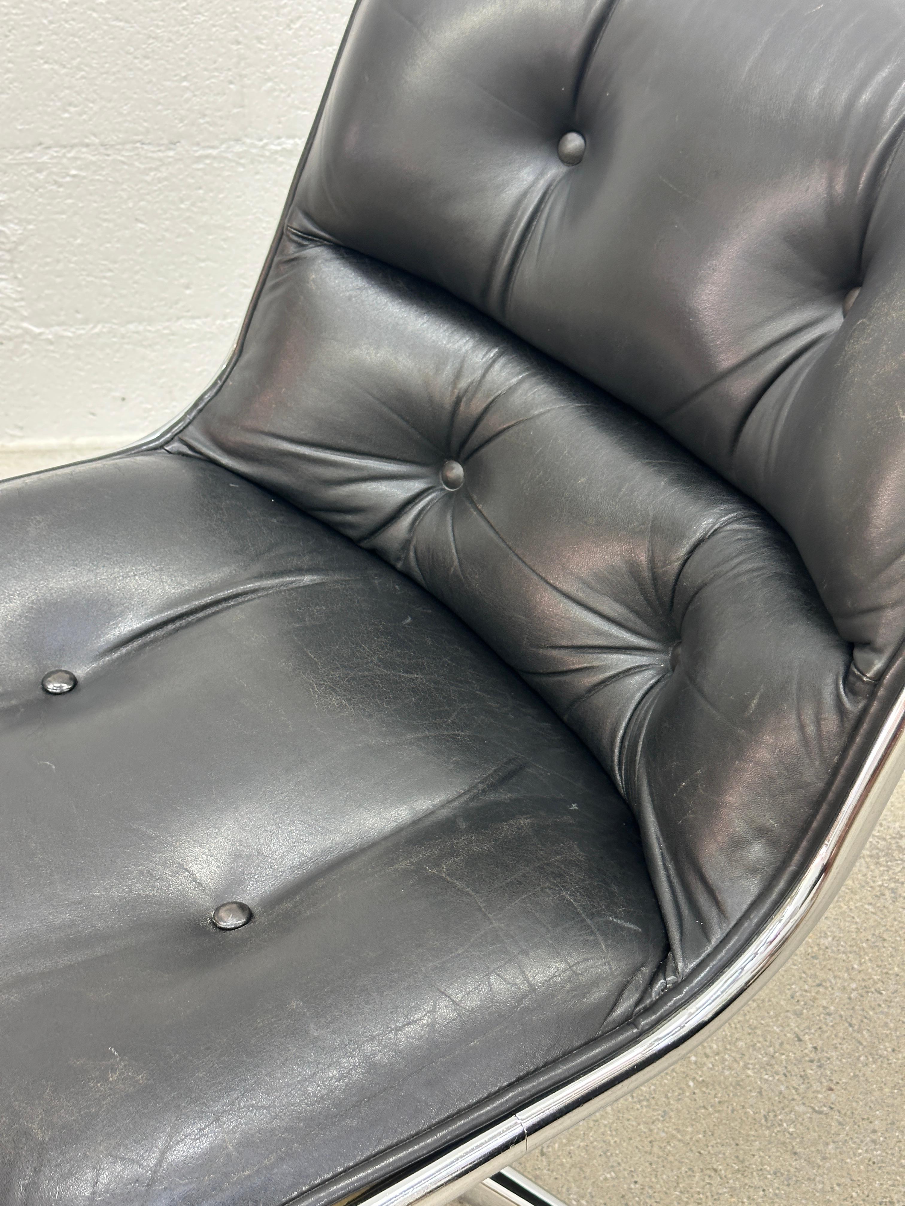 Executive Armchair by Charles Pollock for Knoll Black Leather & 4 Prong Base 60s For Sale 1
