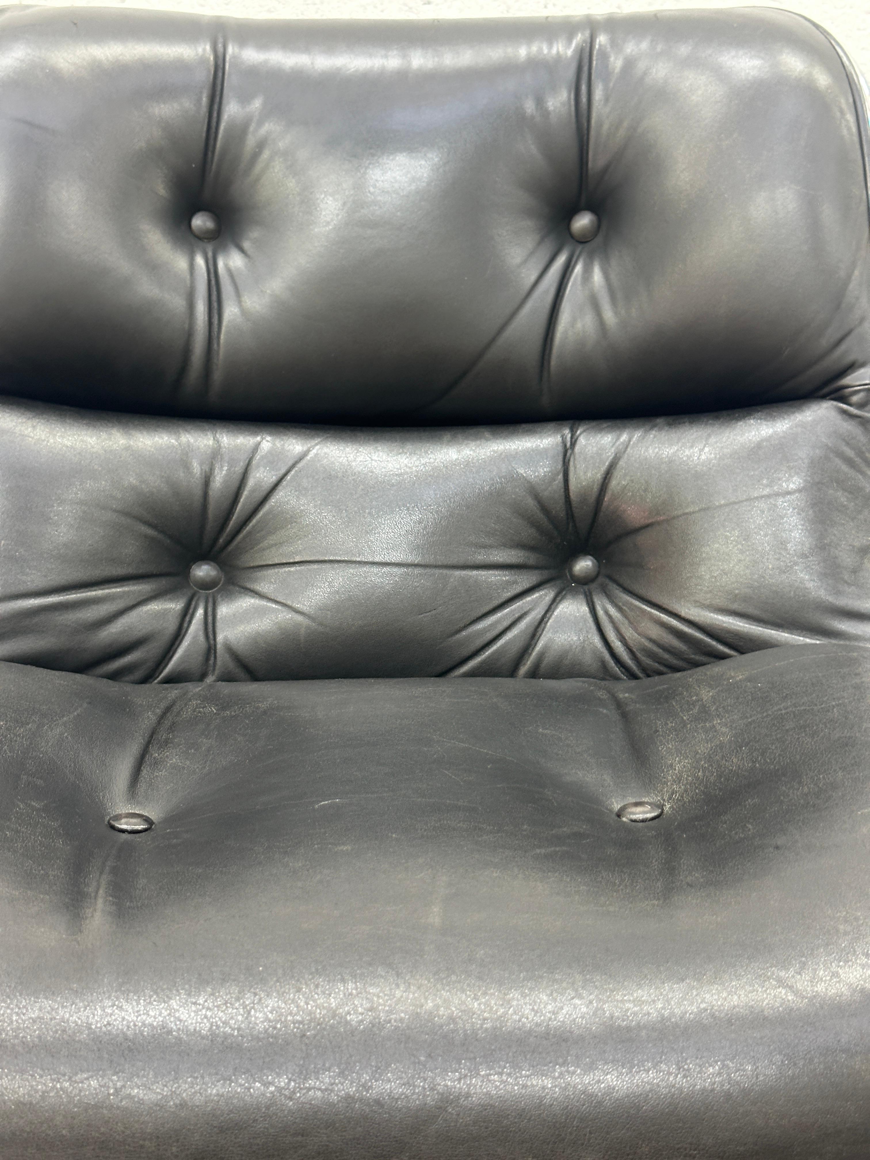 Executive Armchair by Charles Pollock for Knoll Black Leather & 4 Prong Base 60s For Sale 2