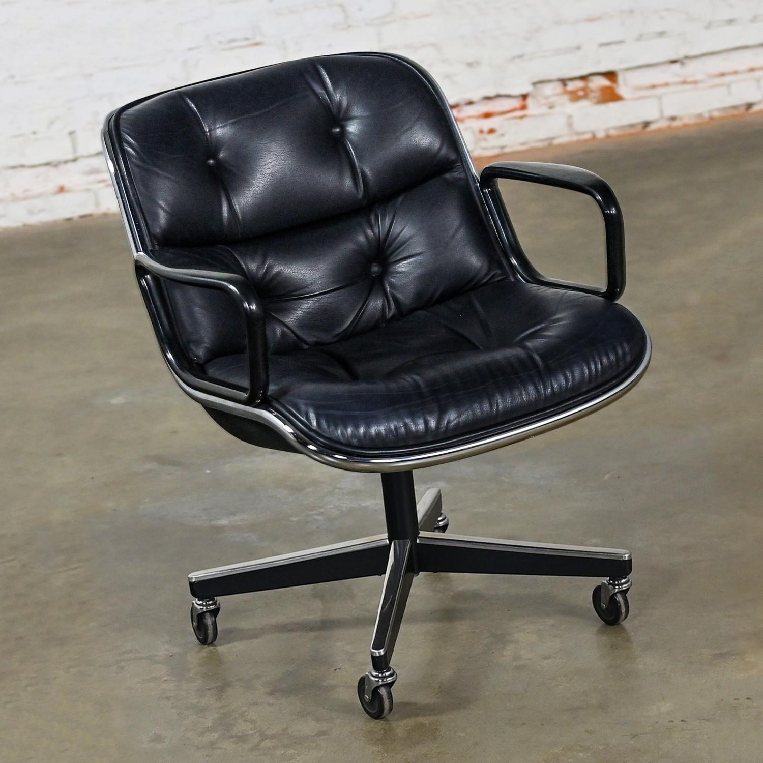 Americano Poltrona direzionale di Charles Pollock per Knoll in pelle nera e con base a 4 punte in vendita