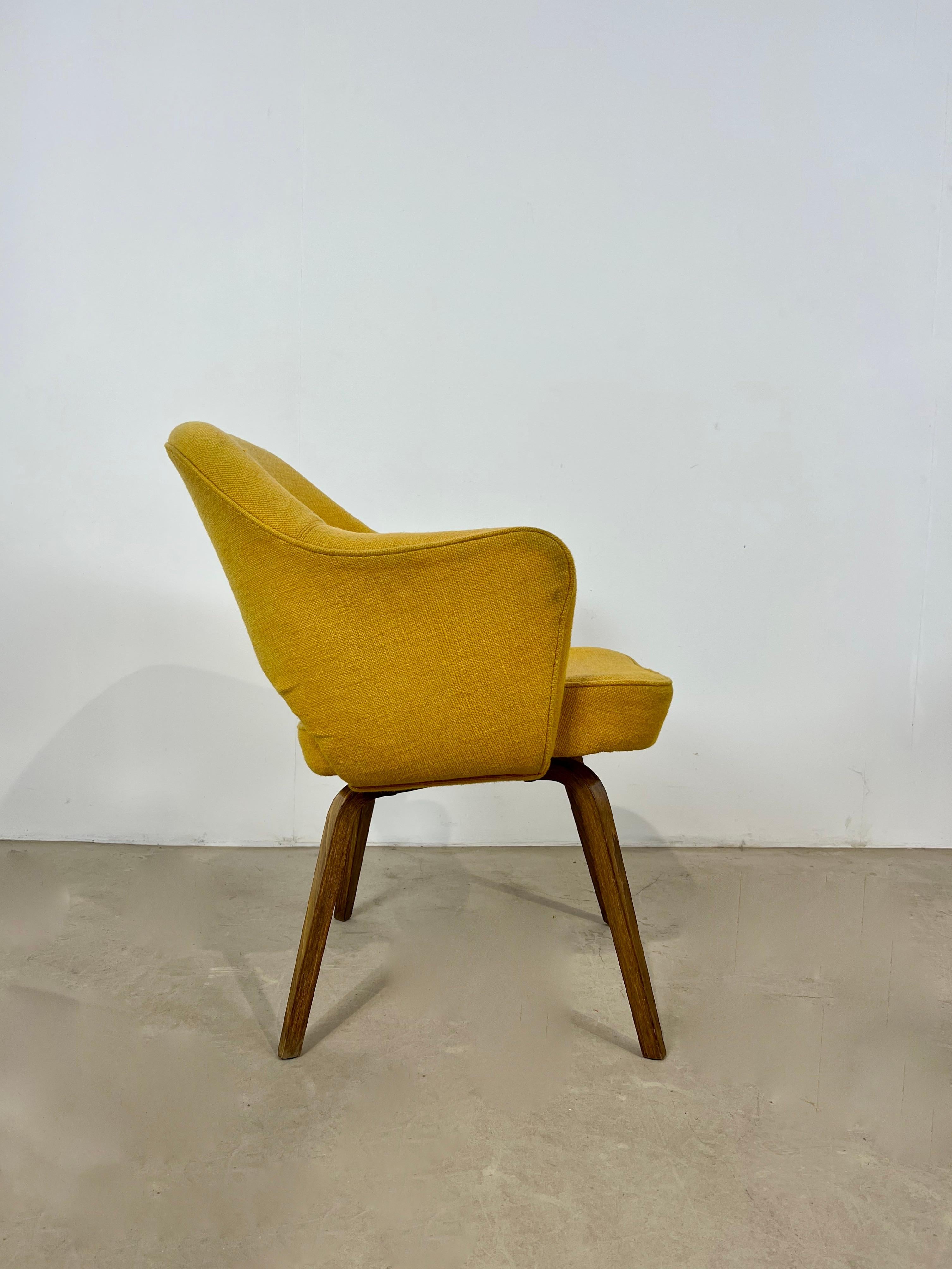 Executive Sessel von Eero Saarinen für Knoll Inc. / Knoll International, 1960er Jahre (Stoff) im Angebot