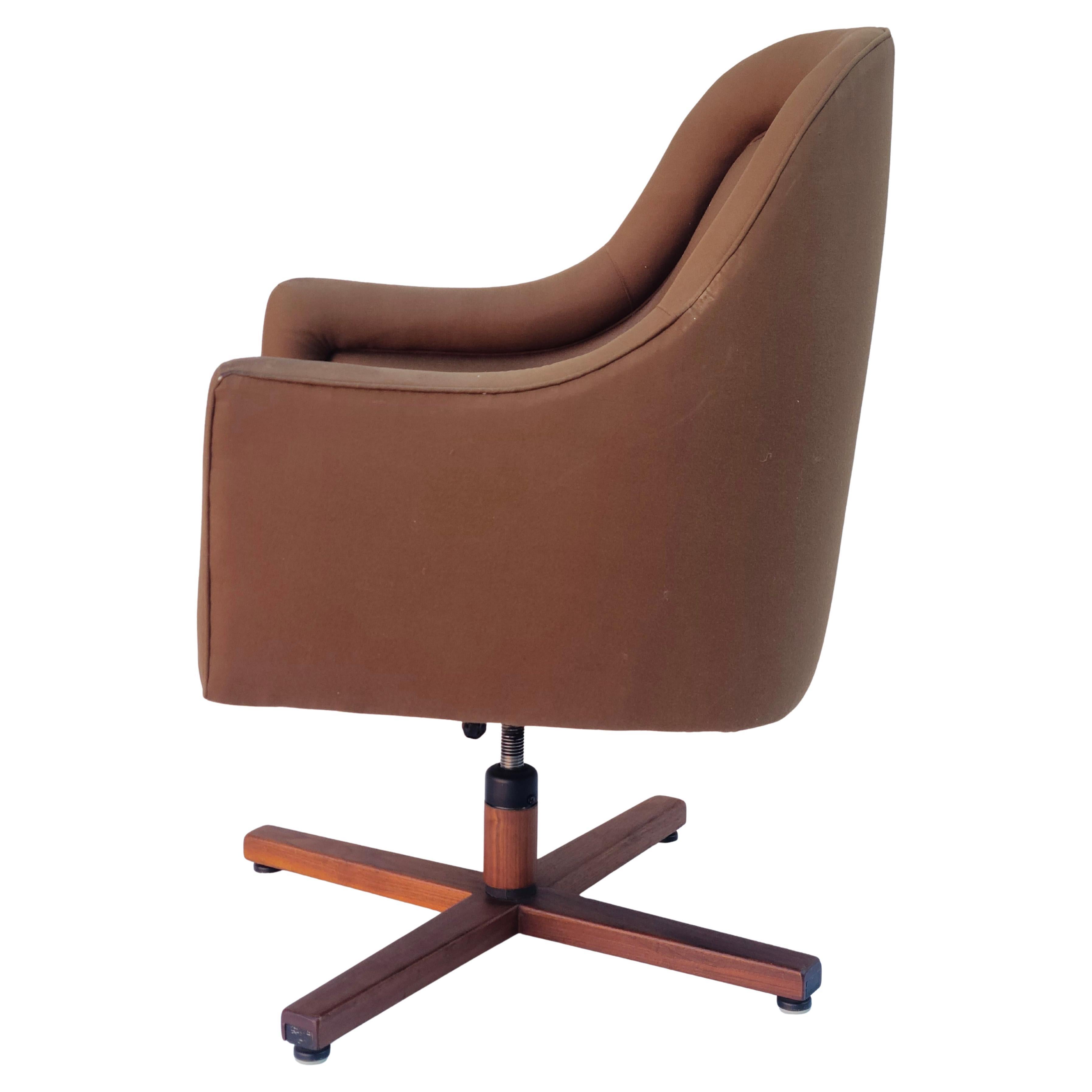 Chaise de direction Cumberland conçue par Jacob Epstein en vente 2