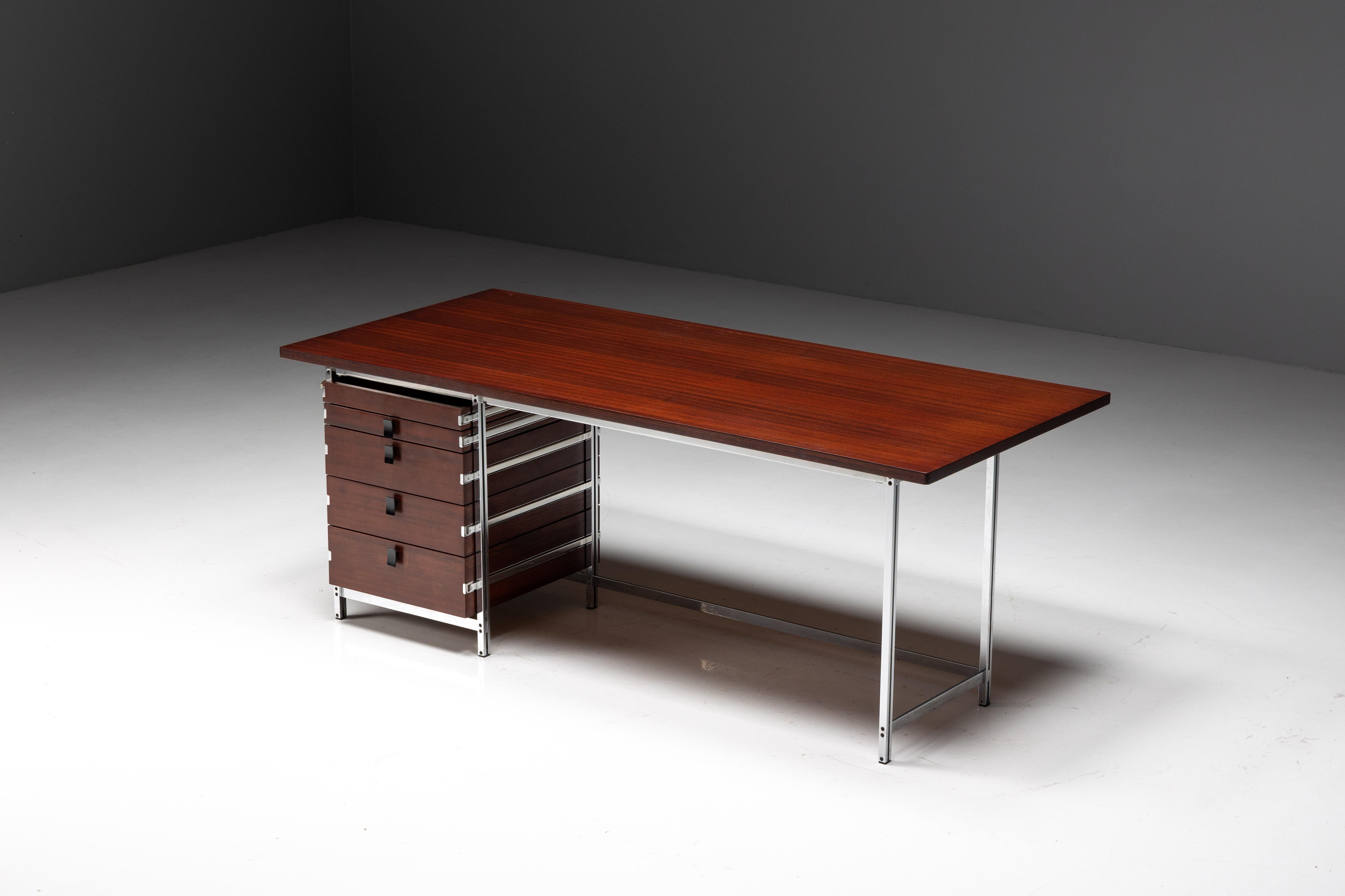Executive Desk by Jules Wabbes for Mobilier Universel, Belgium, 1950s For Sale 5