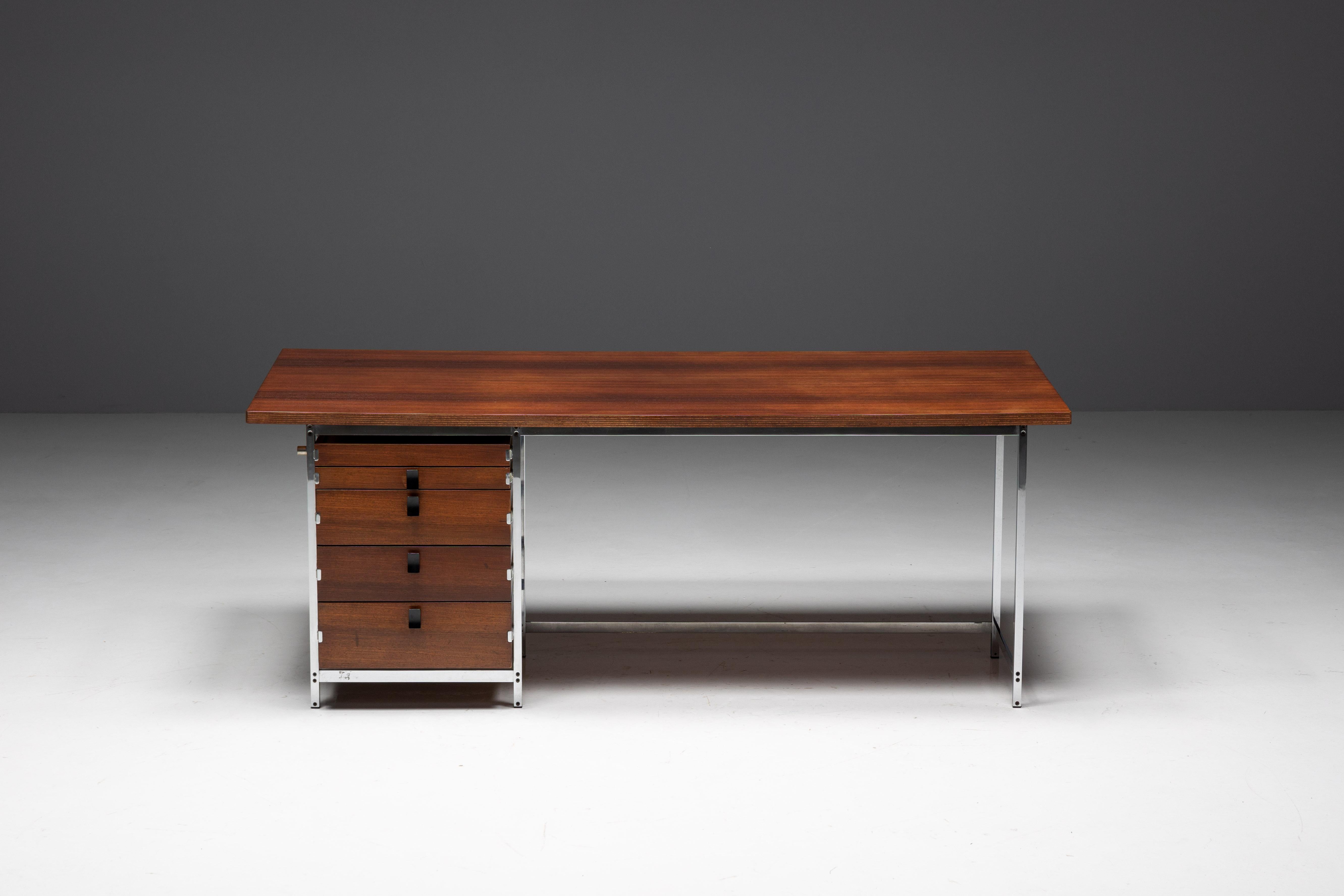 Executive desk designed by Jules Wabbes and manufactured by Mobilier Universel in the 1960s. This exclusive desk bears the hallmark of Jules Wabbes, a celebrated Belgian furniture designer and interior architect. Originally conceived for the