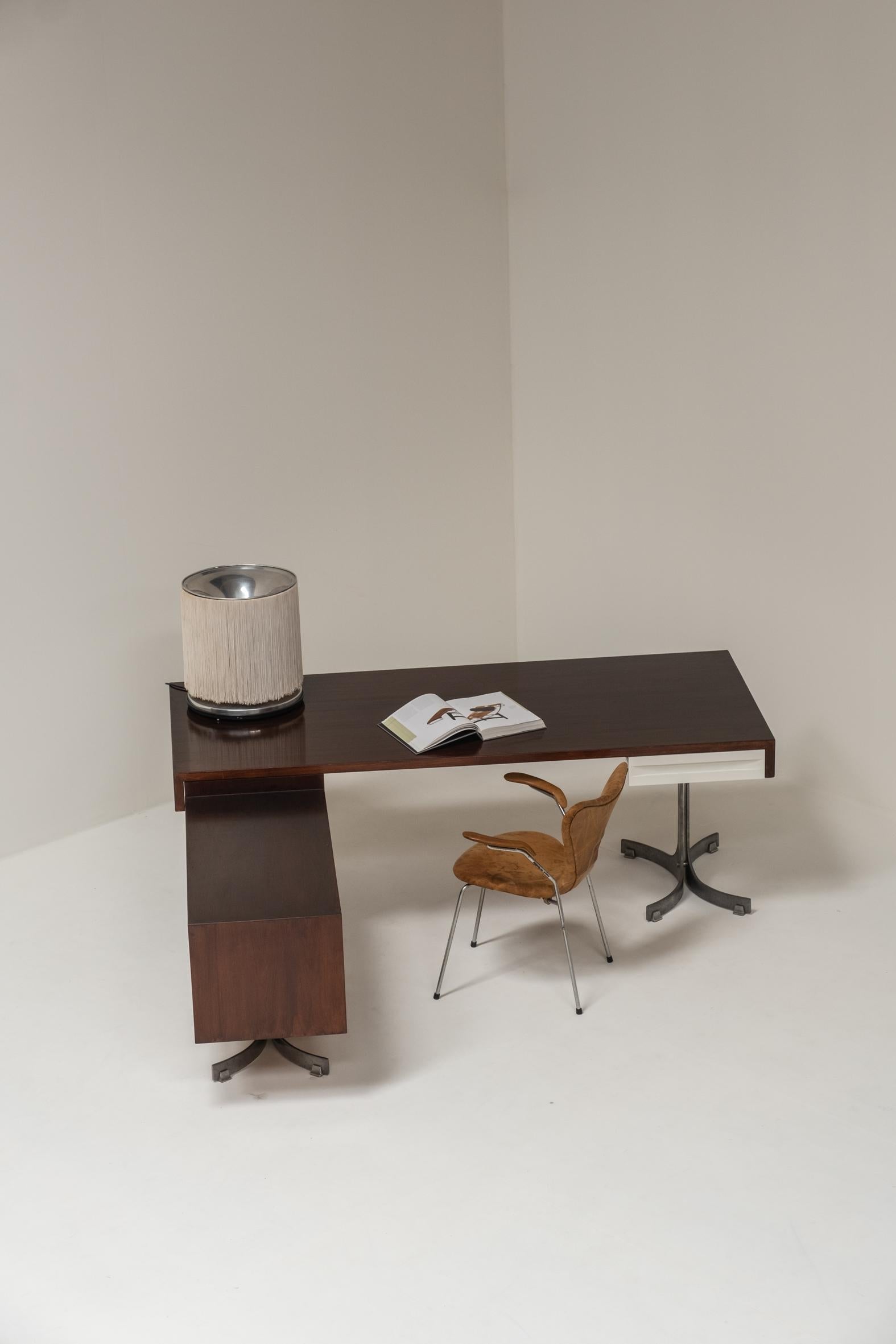 Executive desk by Trau Arredamenti Metallici S.P.A, 1960s In Good Condition For Sale In Boom, Vlaams Gewest