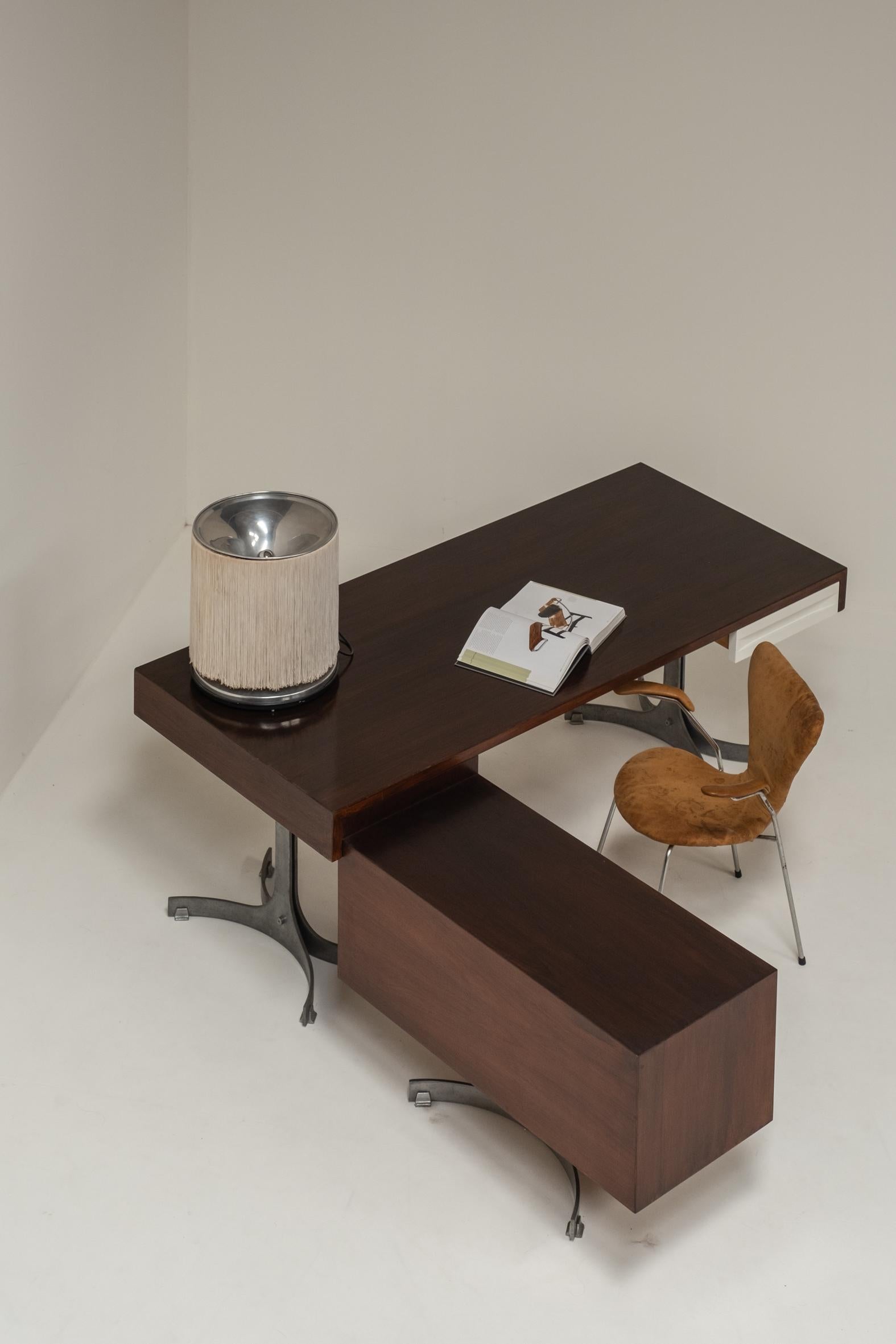 20th Century Executive desk by Trau Arredamenti Metallici S.P.A, 1960s For Sale