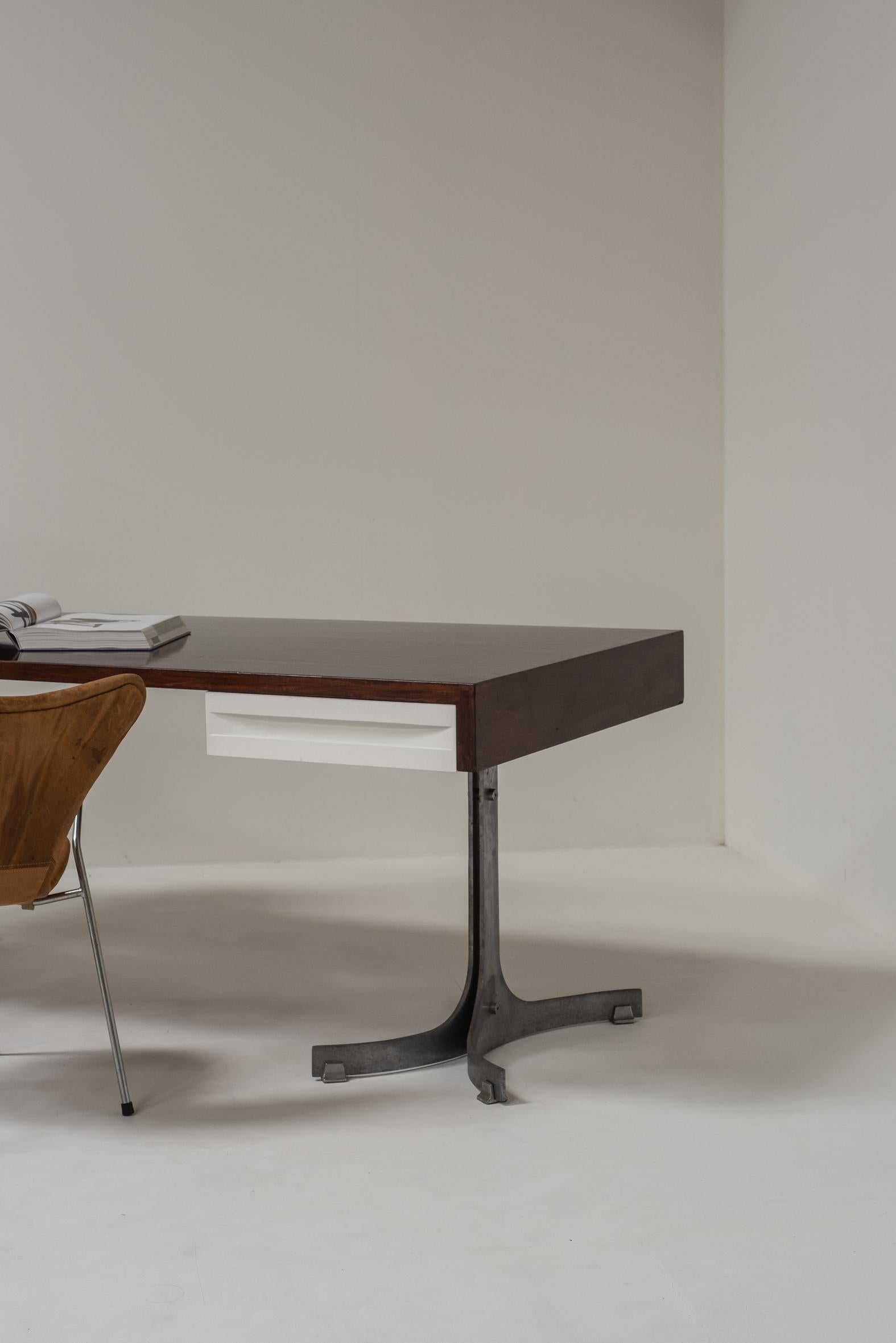 Executive desk by Trau Arredamenti Metallici S.P.A, 1960s For Sale 1