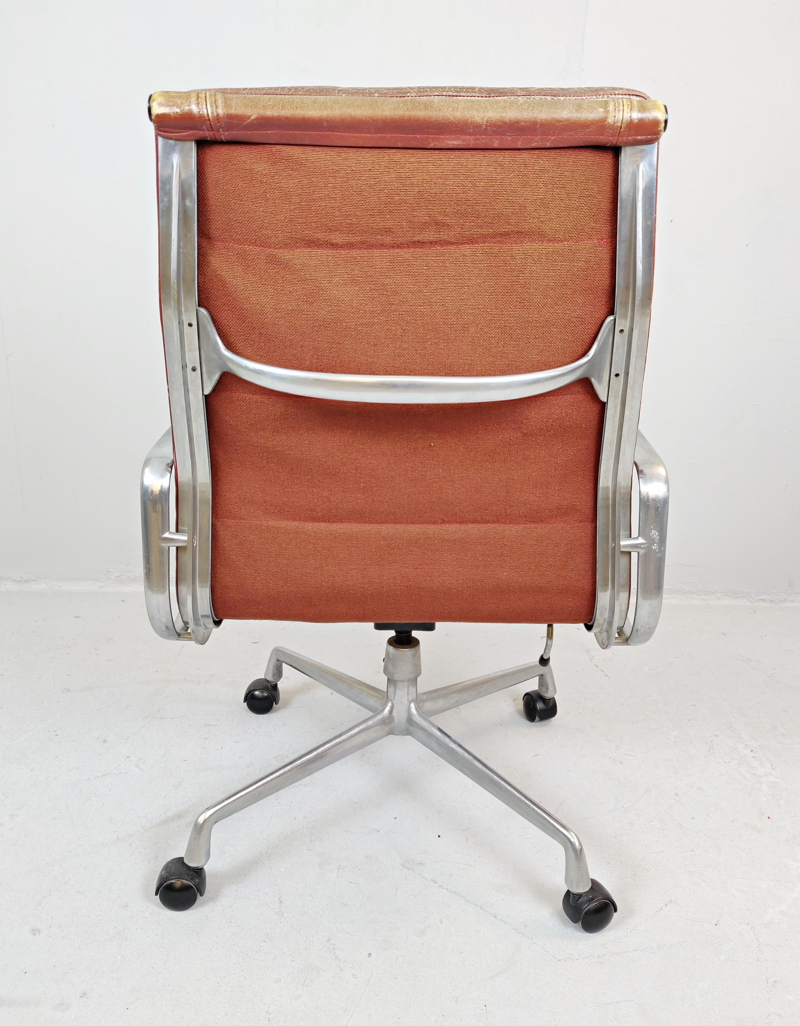 American Executive Desk Chair by Charles Eames for Herman Miller