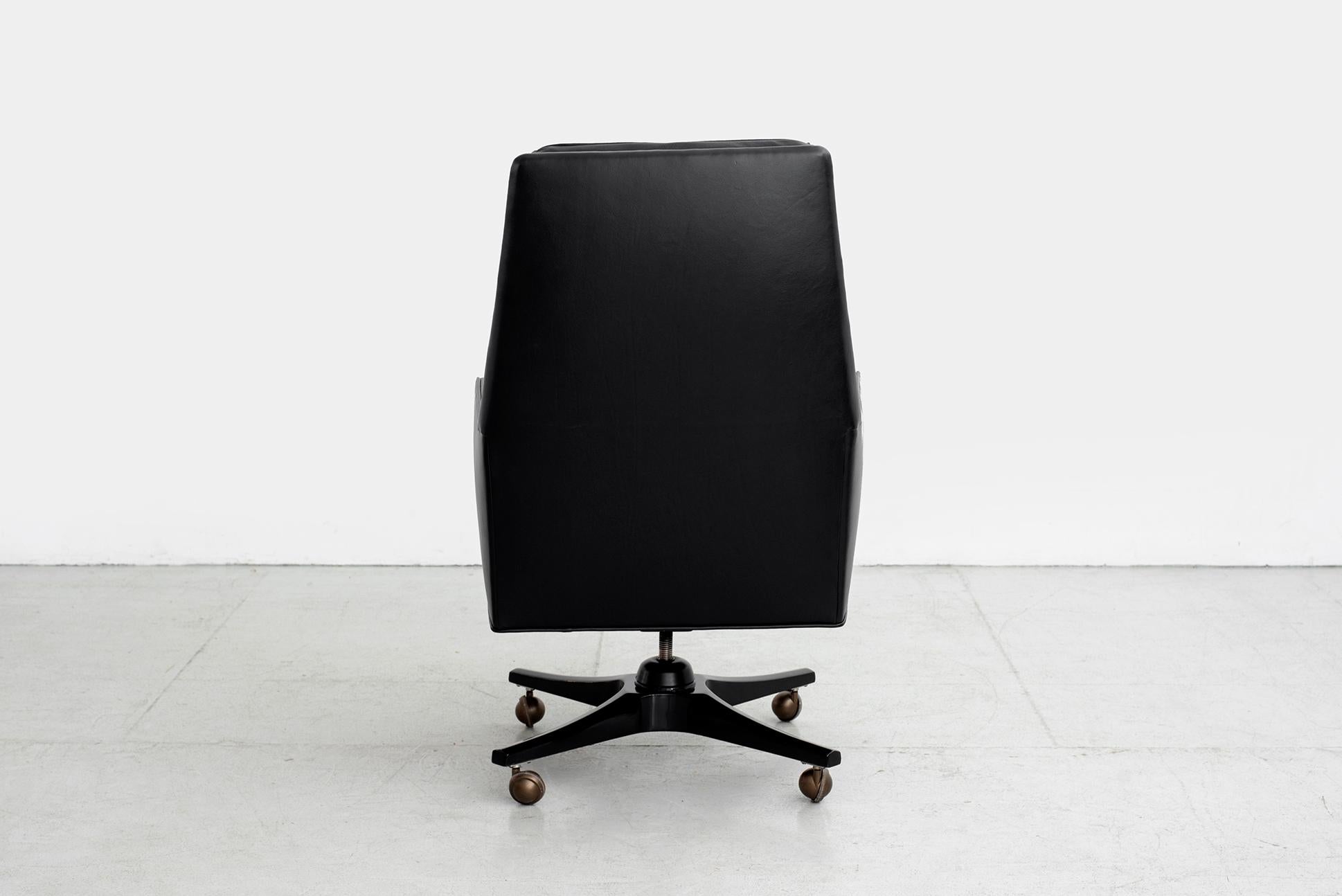 Executive Desk Chair by Dunbar 4
