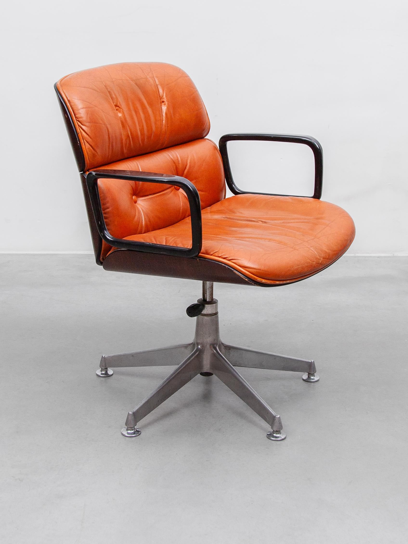 Italian Executive Desk Chair, Terni series, Designed by Ico & Louisa Parisi for MIM For Sale