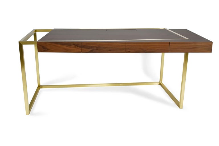 21st Century Modern Writing Executive Desk in Walnut Wood and Brushed Brass For Sale 4