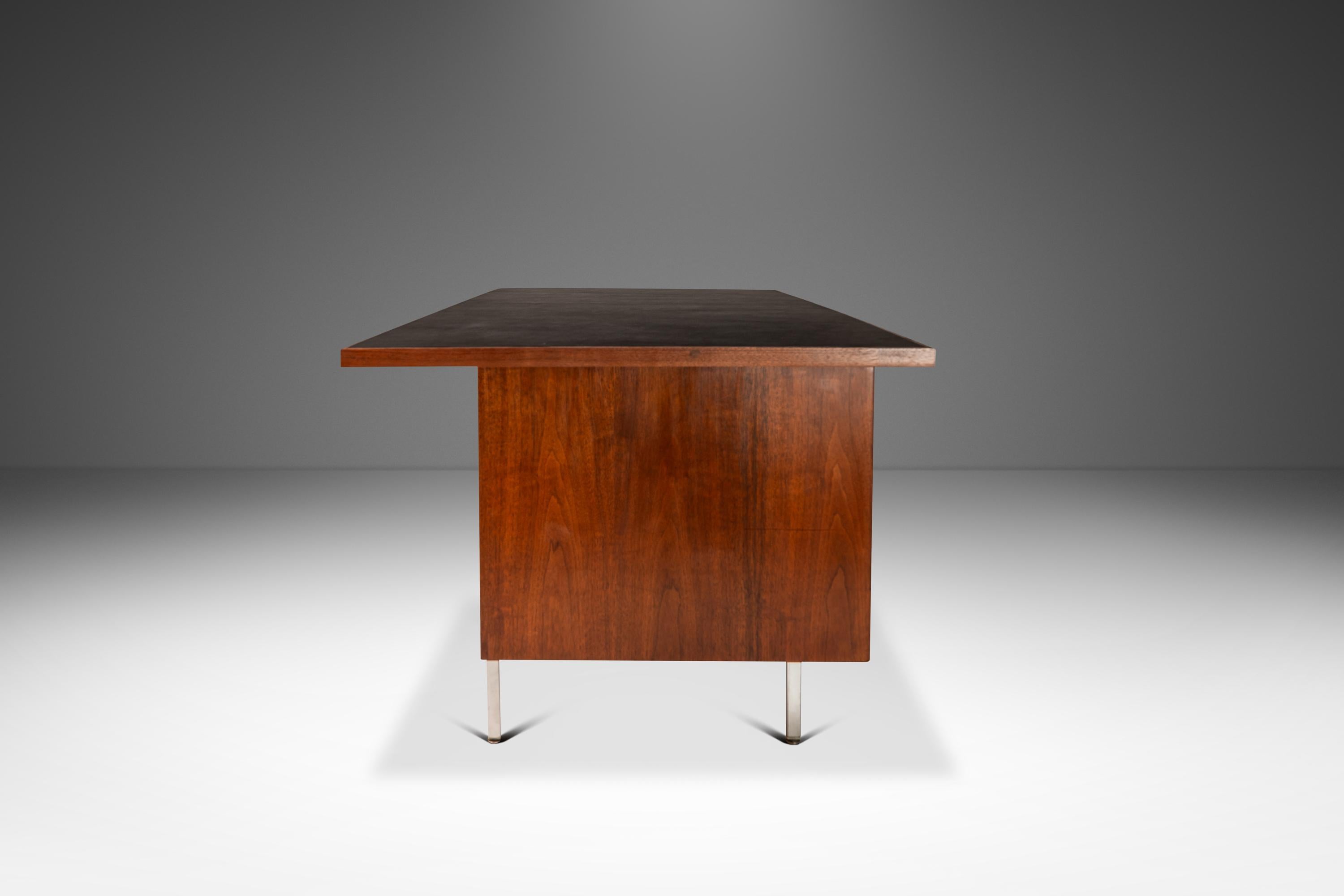 Mid-20th Century Executive Desk in Walnut by Costa Mesa After George Nelson, USA, c. 1960's