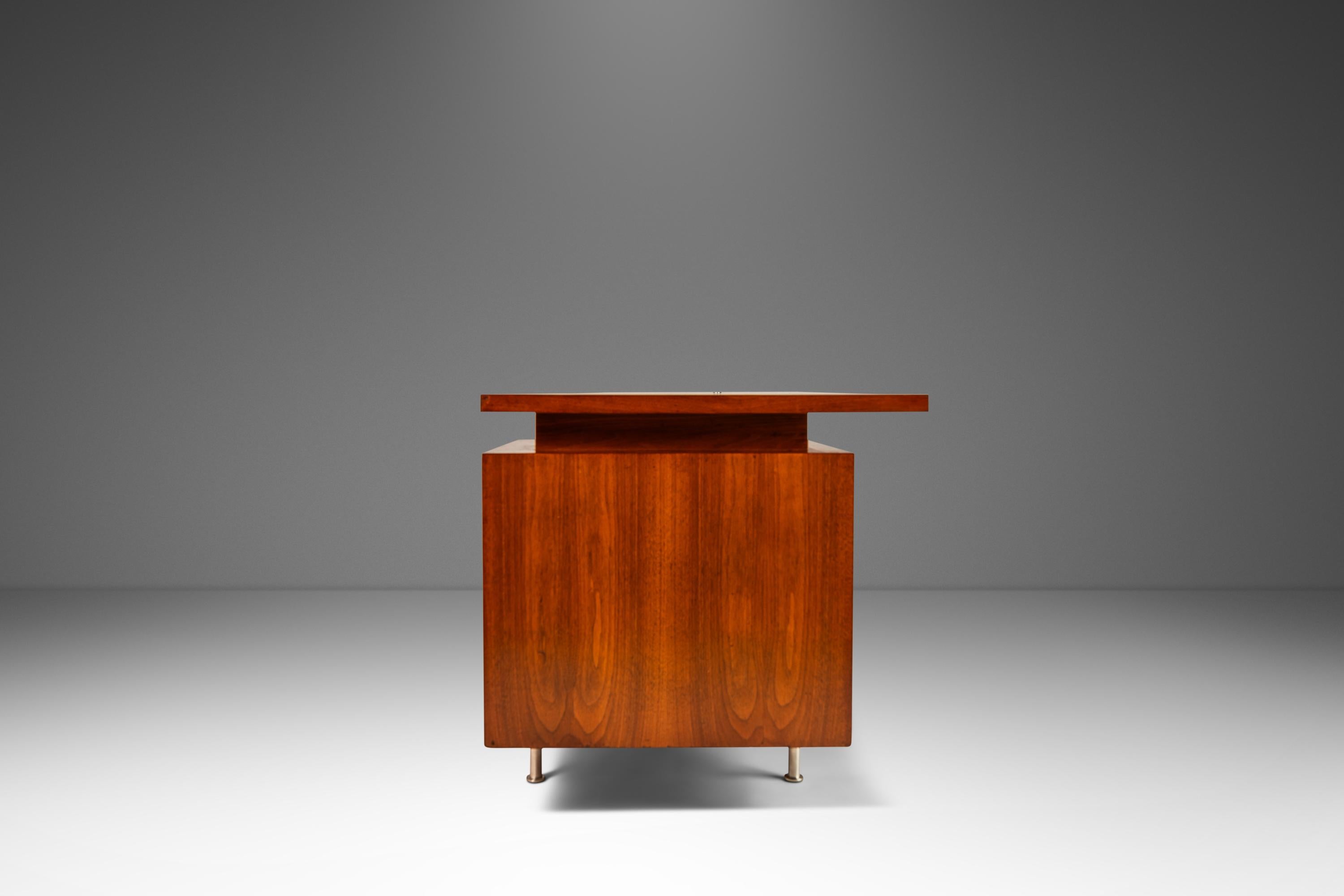 Executive Desk in Walnut by George Nelson for Herman Miller, USA, c. 1960's 7