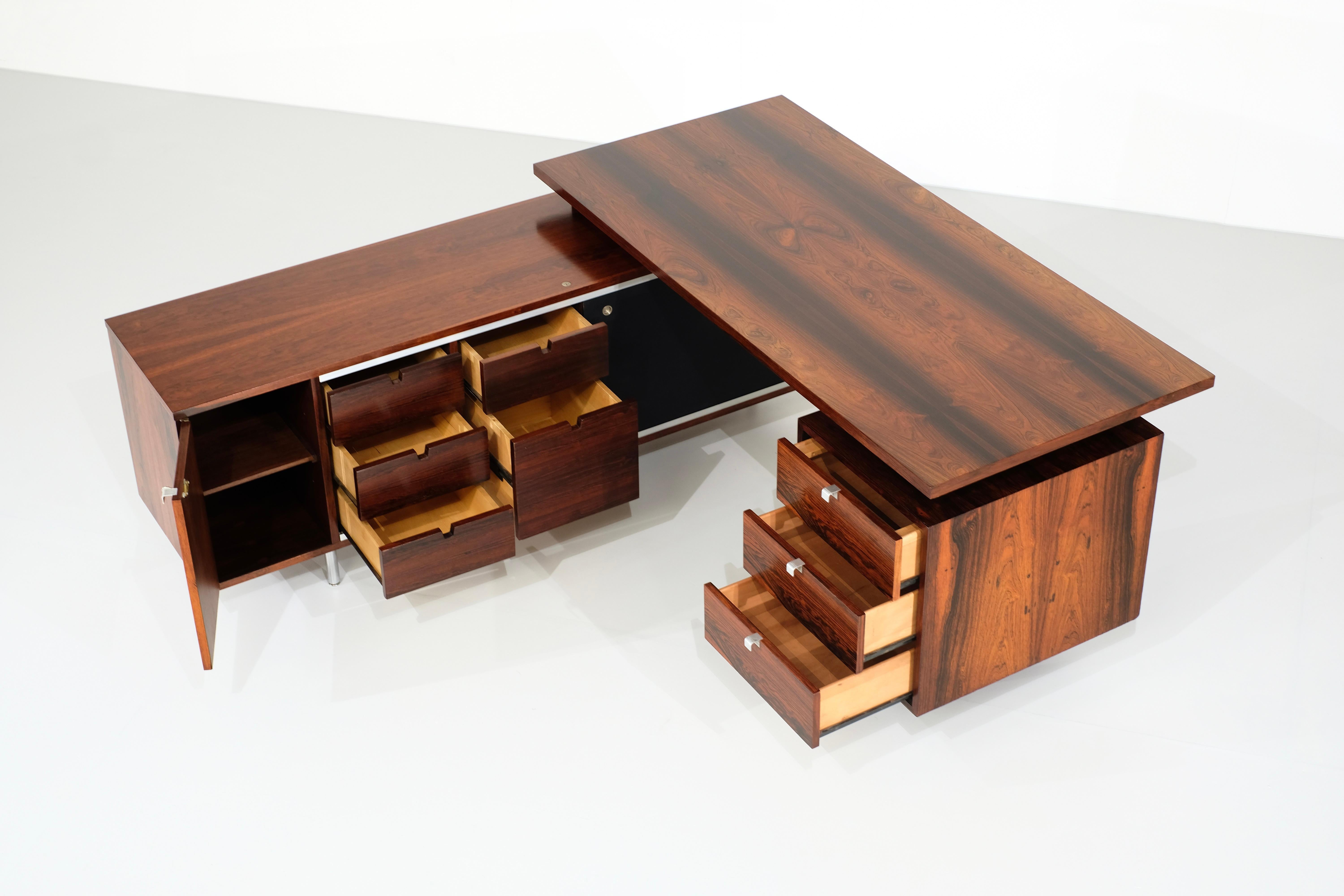 Mid-20th Century Executive Desk Series 9000 by George Nelson for Herman Miller, USA 1960s.