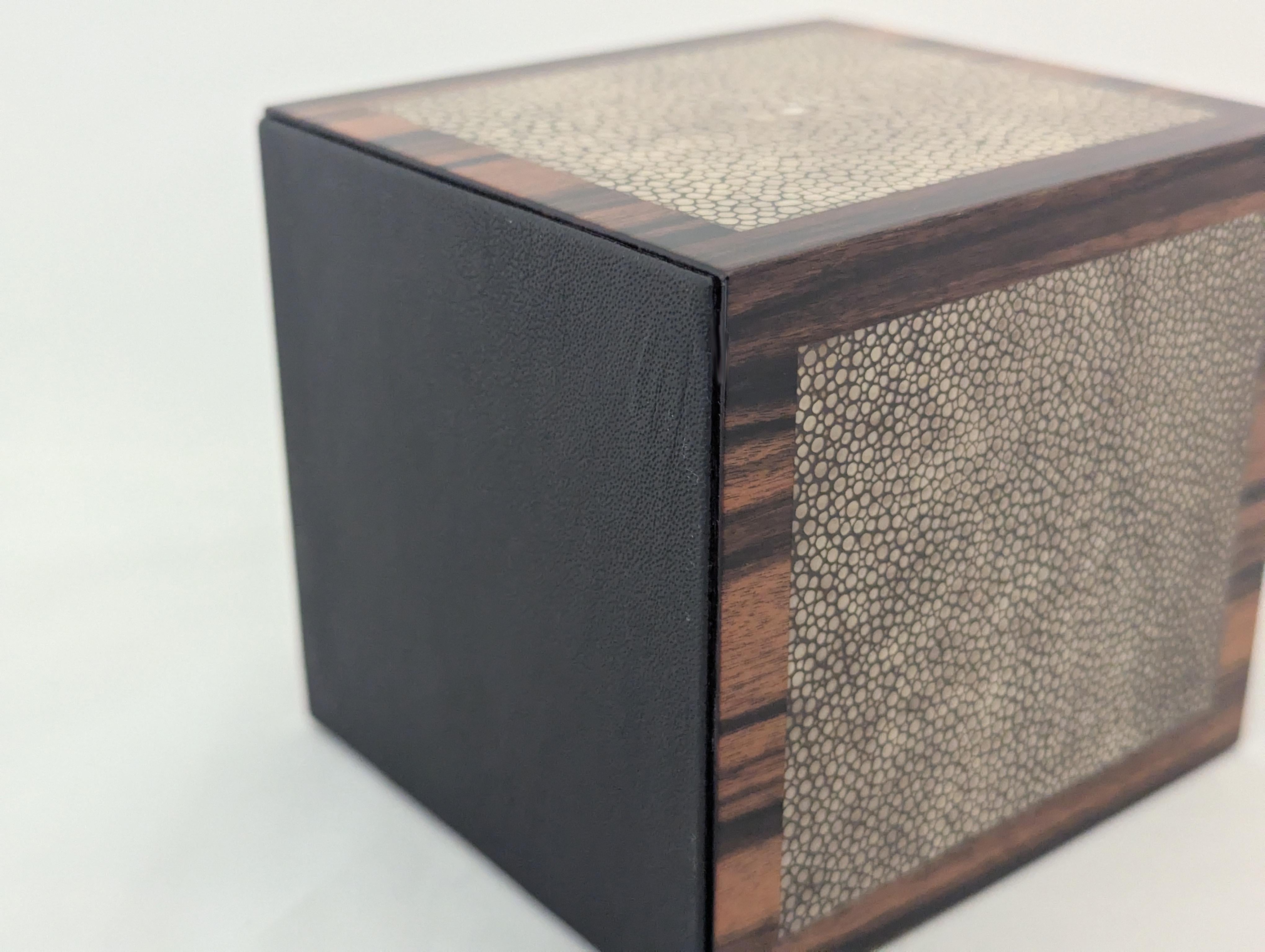 Executive Desk Set Shagreen, Makassar - Schreibtischunterlage, Dokumentenablage & Deckel, Stiftebox im Angebot 3
