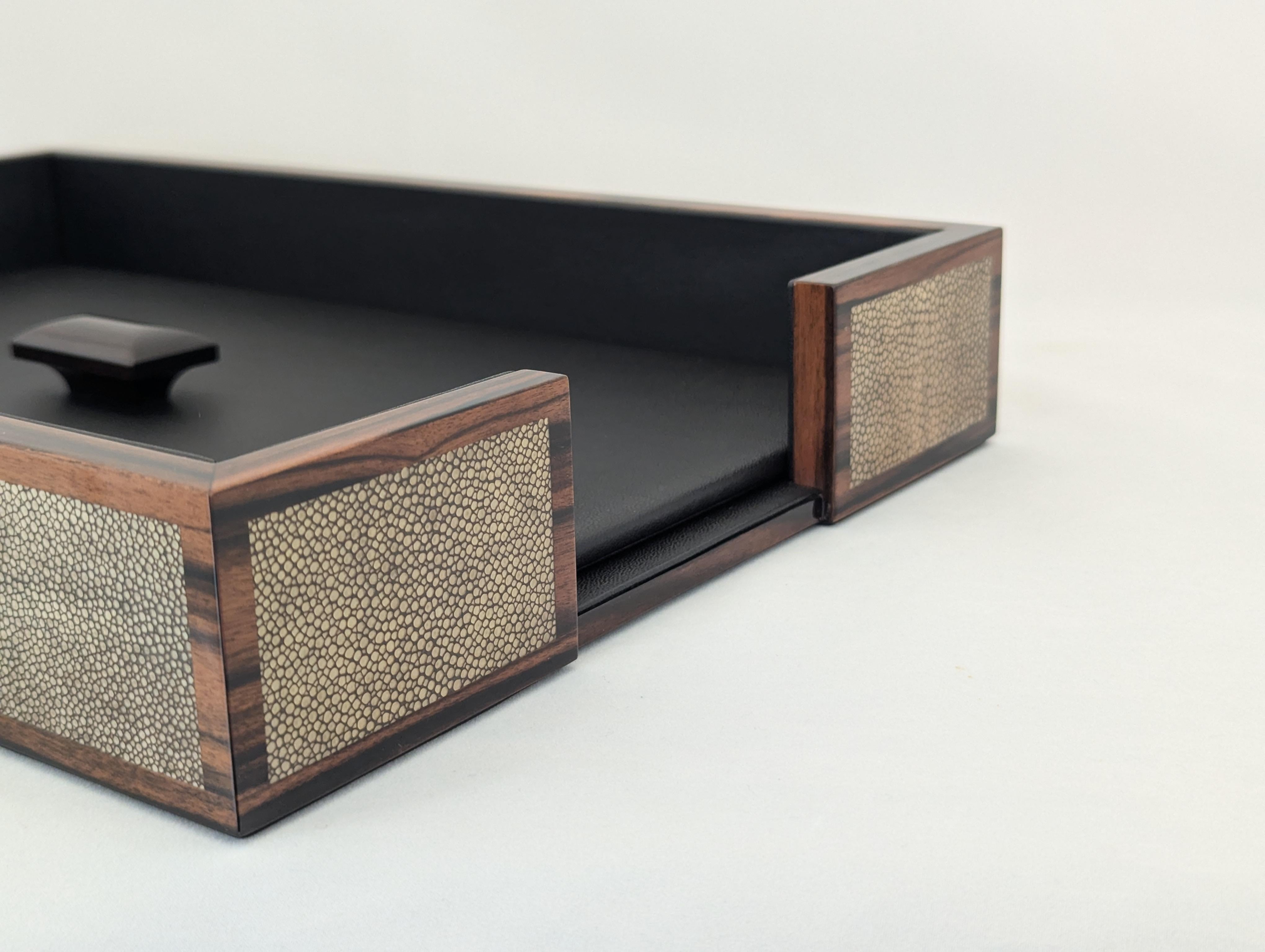 Executive Desk Set Shagreen, Makassar - Schreibtischunterlage, Dokumentenablage & Deckel, Stiftebox im Angebot 4