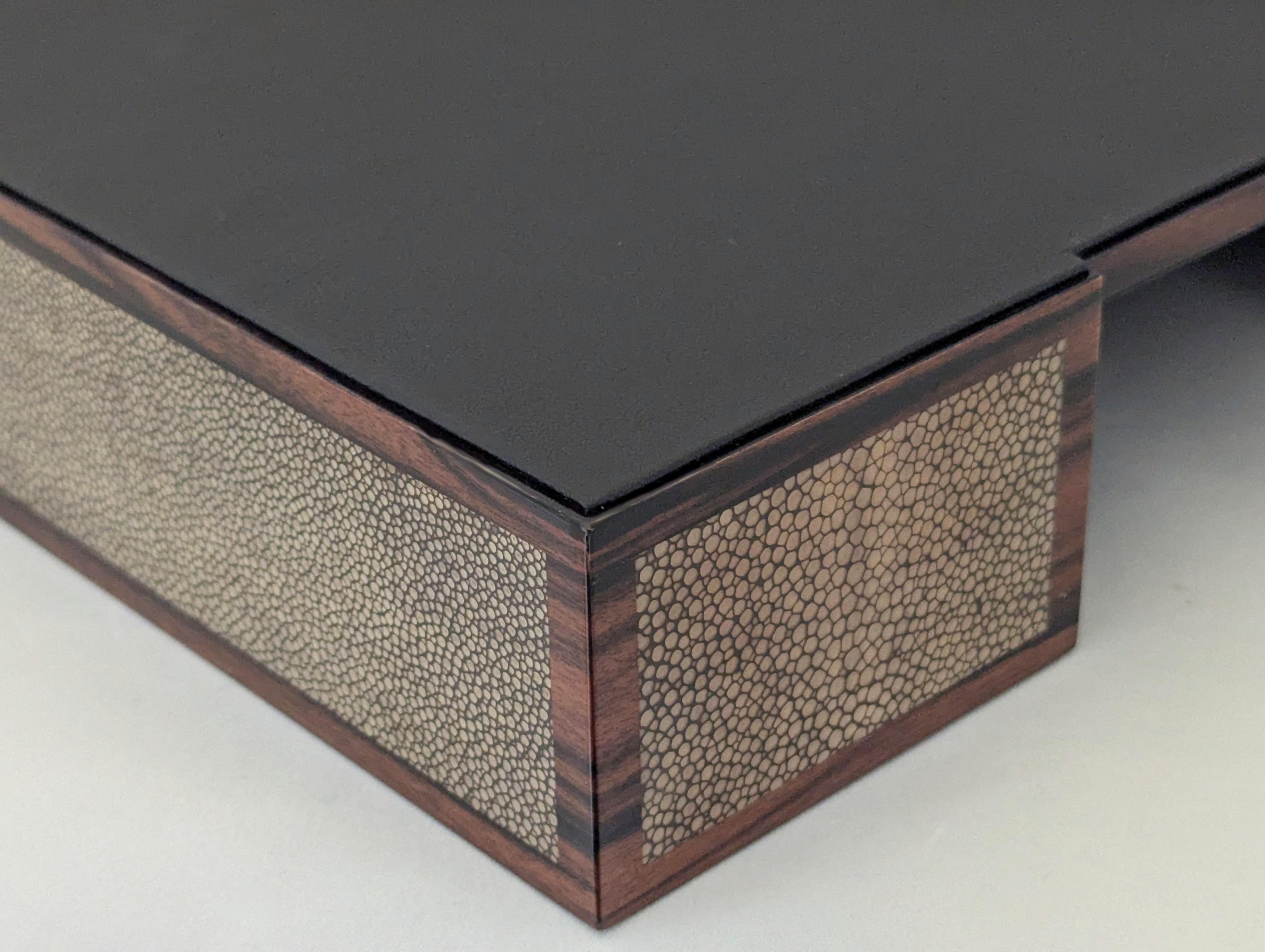 Executive Desk Set Shagreen, Makassar - Schreibtischunterlage, Dokumentenablage & Deckel, Stiftebox im Angebot 6