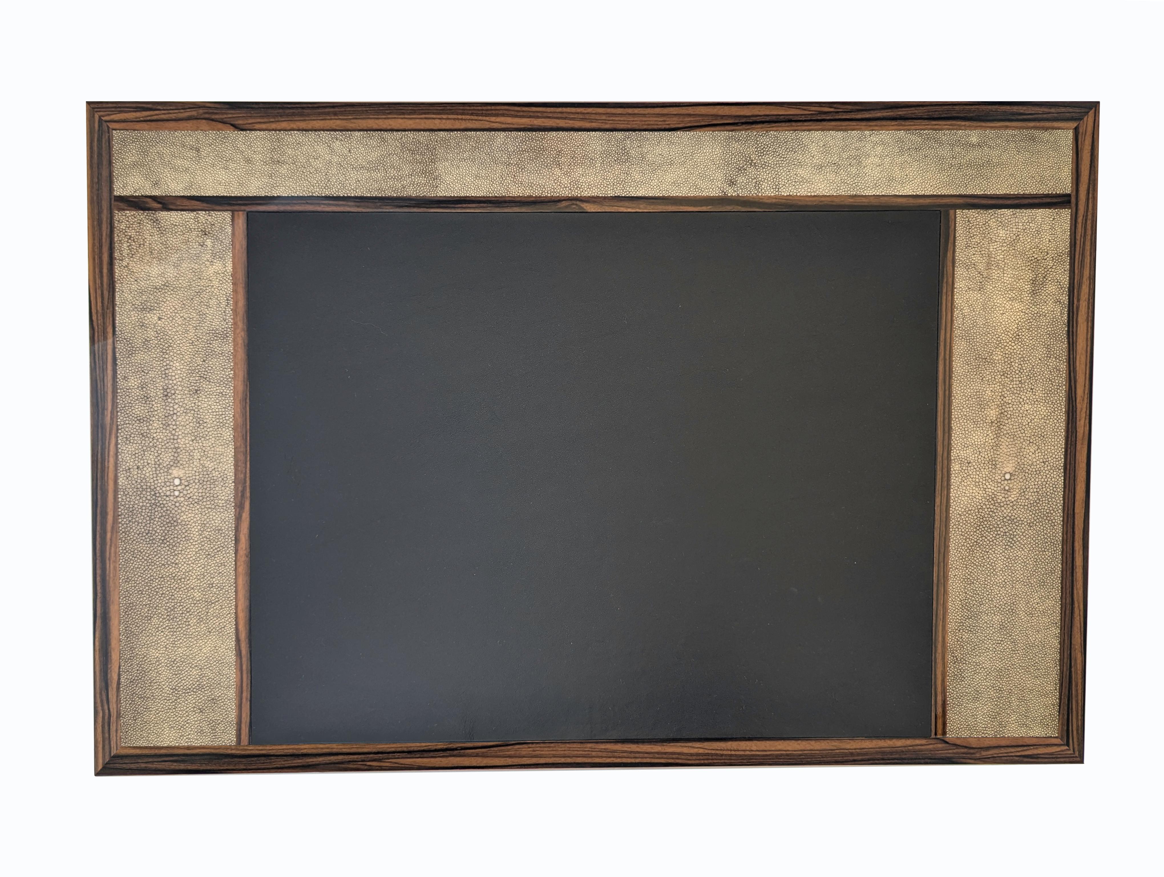 Executive Desk Set Shagreen, Makassar - Schreibtischunterlage, Dokumentenablage & Deckel, Stiftebox (Art déco) im Angebot