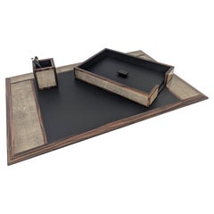 Set de bureau de direction en galuchat, Macassar - Pad, plateau et couvercle pour documents, plumier