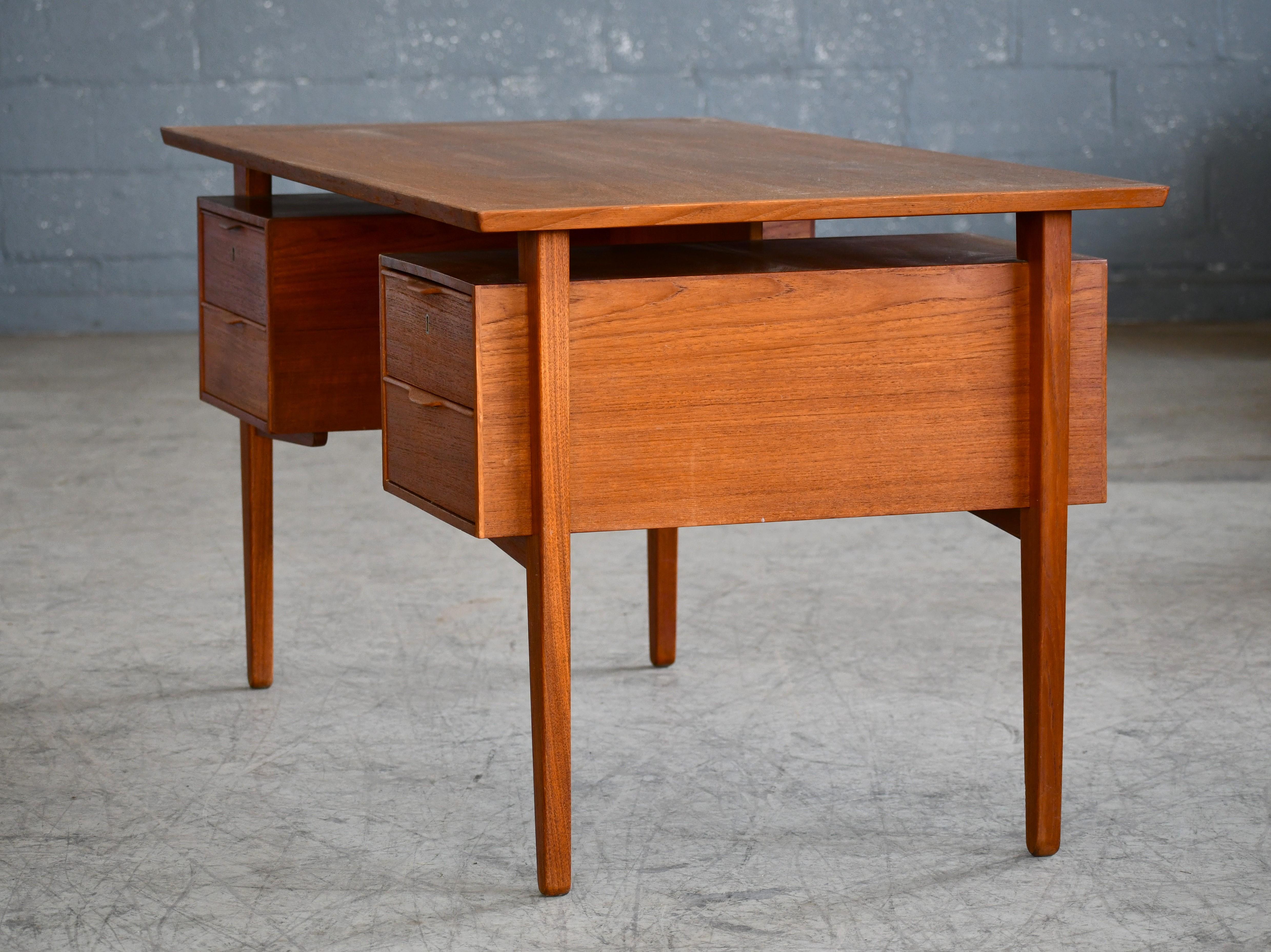 Executive Desk with Floating Top in Teak Near Mint Condition, Denmark 1960s For Sale 5