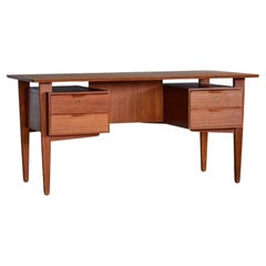 Executive Desk with Floating Top in Teak Near Mint Condition, Denmark 1960s