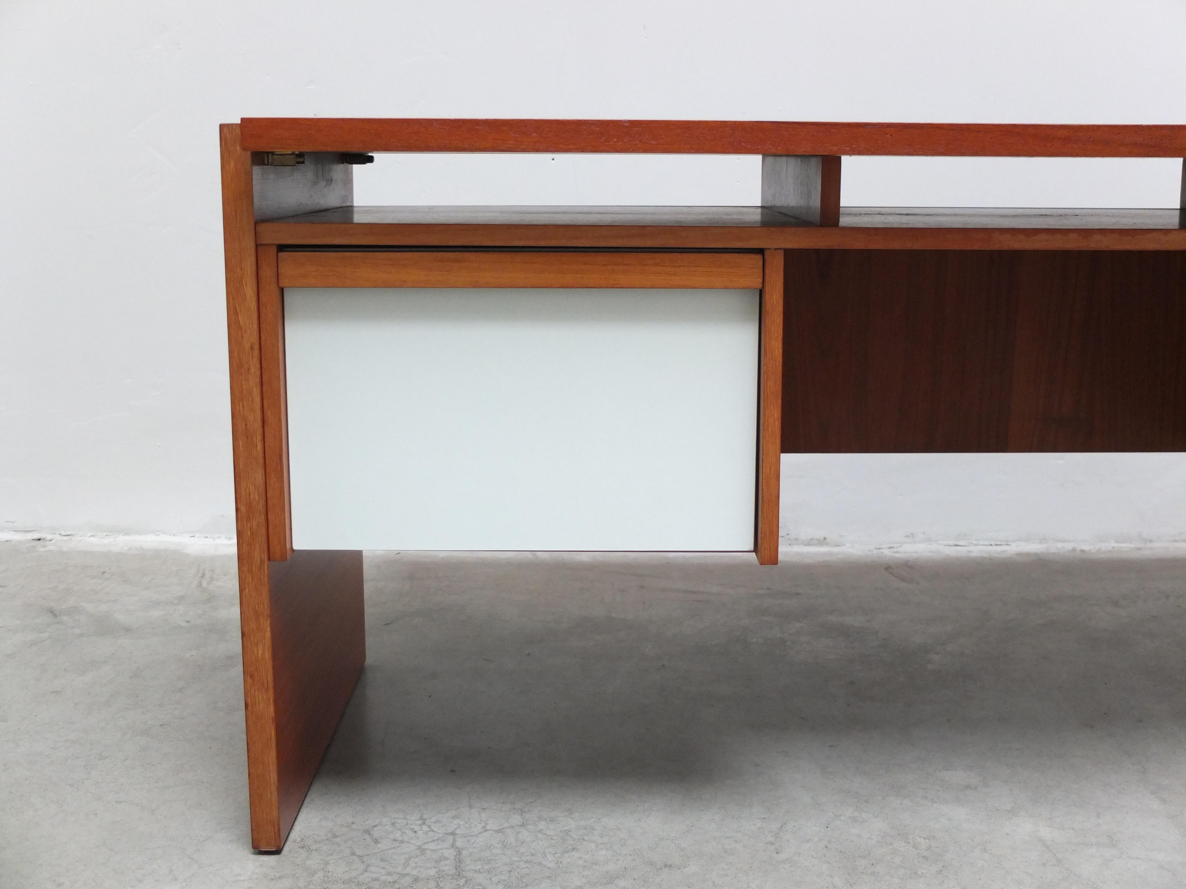 Doppelseitiger 'Vario'-Schreibtisch von Werner Wölfer für V-Form, 1960er Jahre im Angebot 3