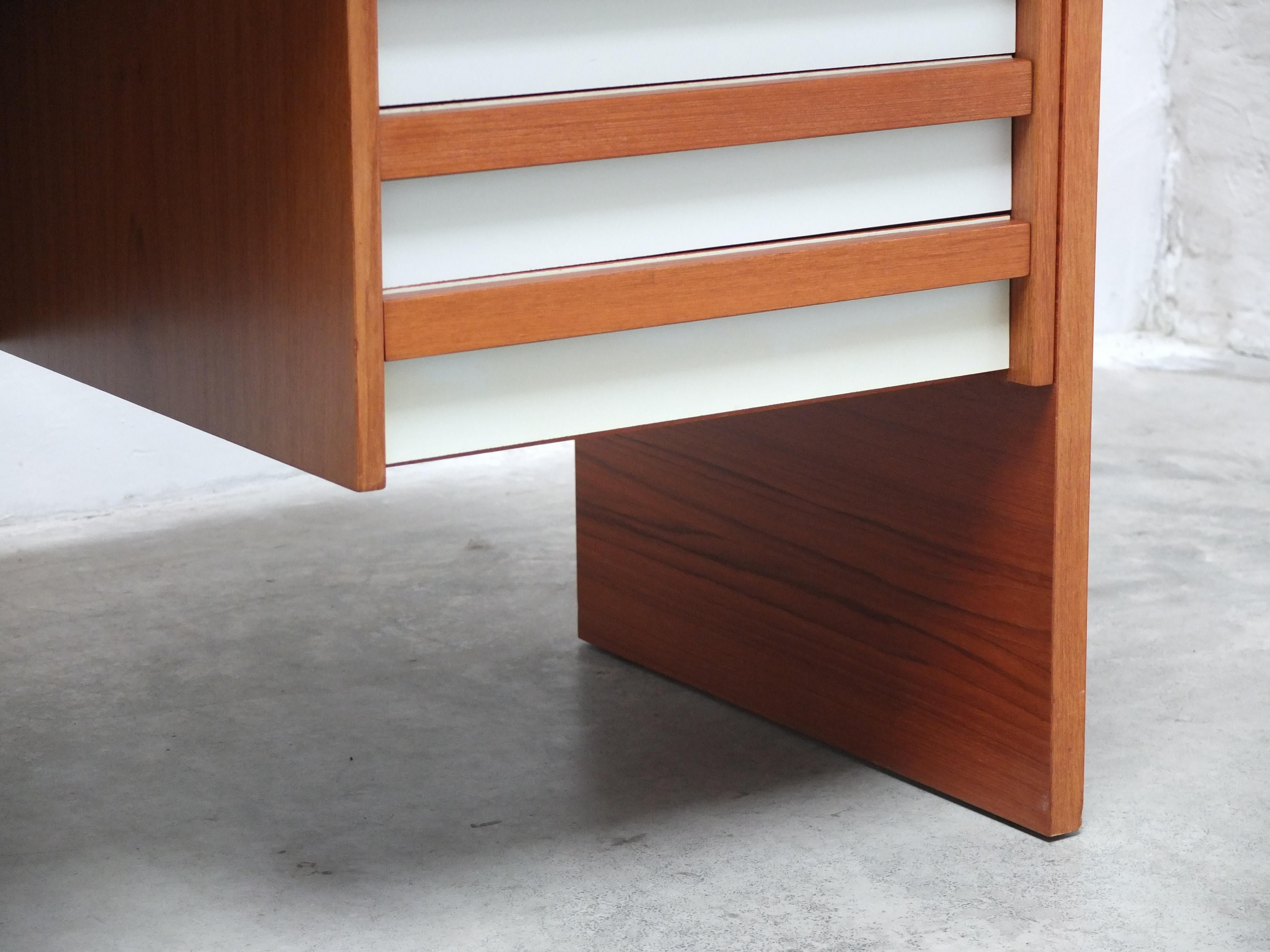 Doppelseitiger 'Vario'-Schreibtisch von Werner Wölfer für V-Form, 1960er Jahre im Angebot 4