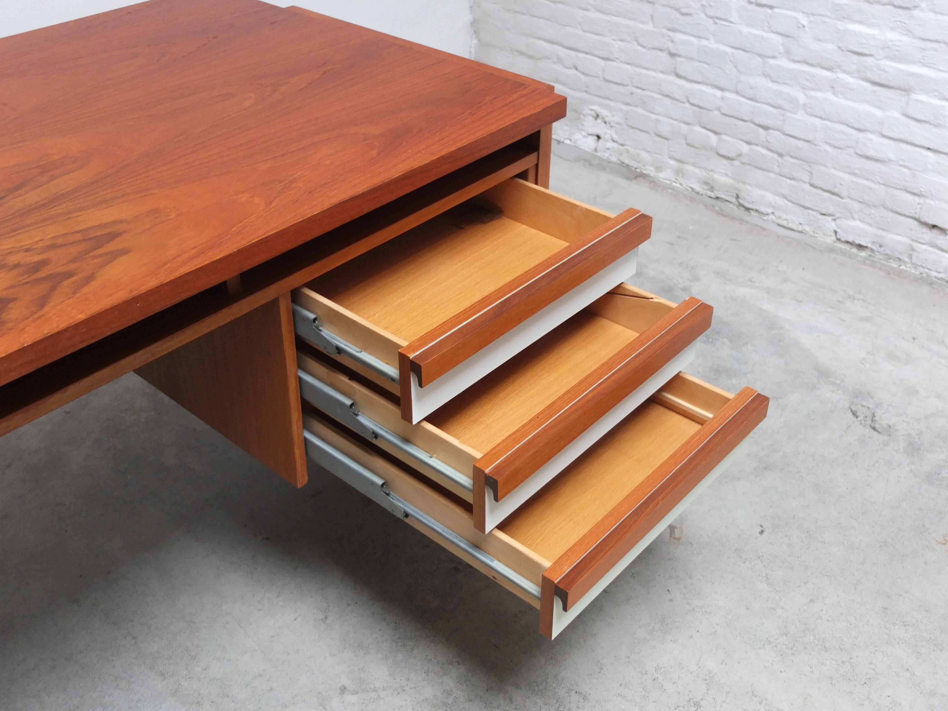 Doppelseitiger 'Vario'-Schreibtisch von Werner Wölfer für V-Form, 1960er Jahre im Angebot 6