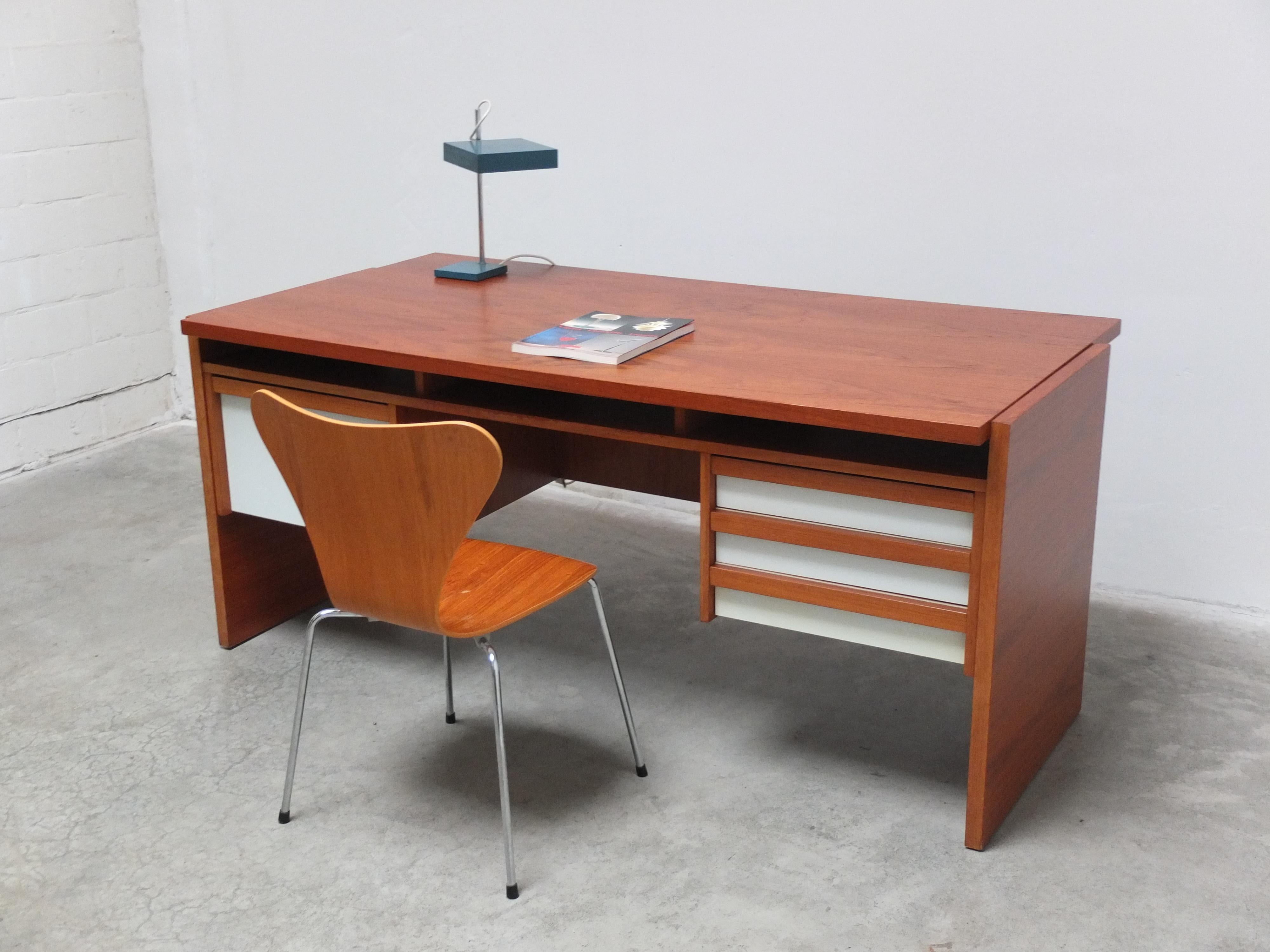 Doppelseitiger 'Vario'-Schreibtisch von Werner Wölfer für V-Form, 1960er Jahre im Angebot 9