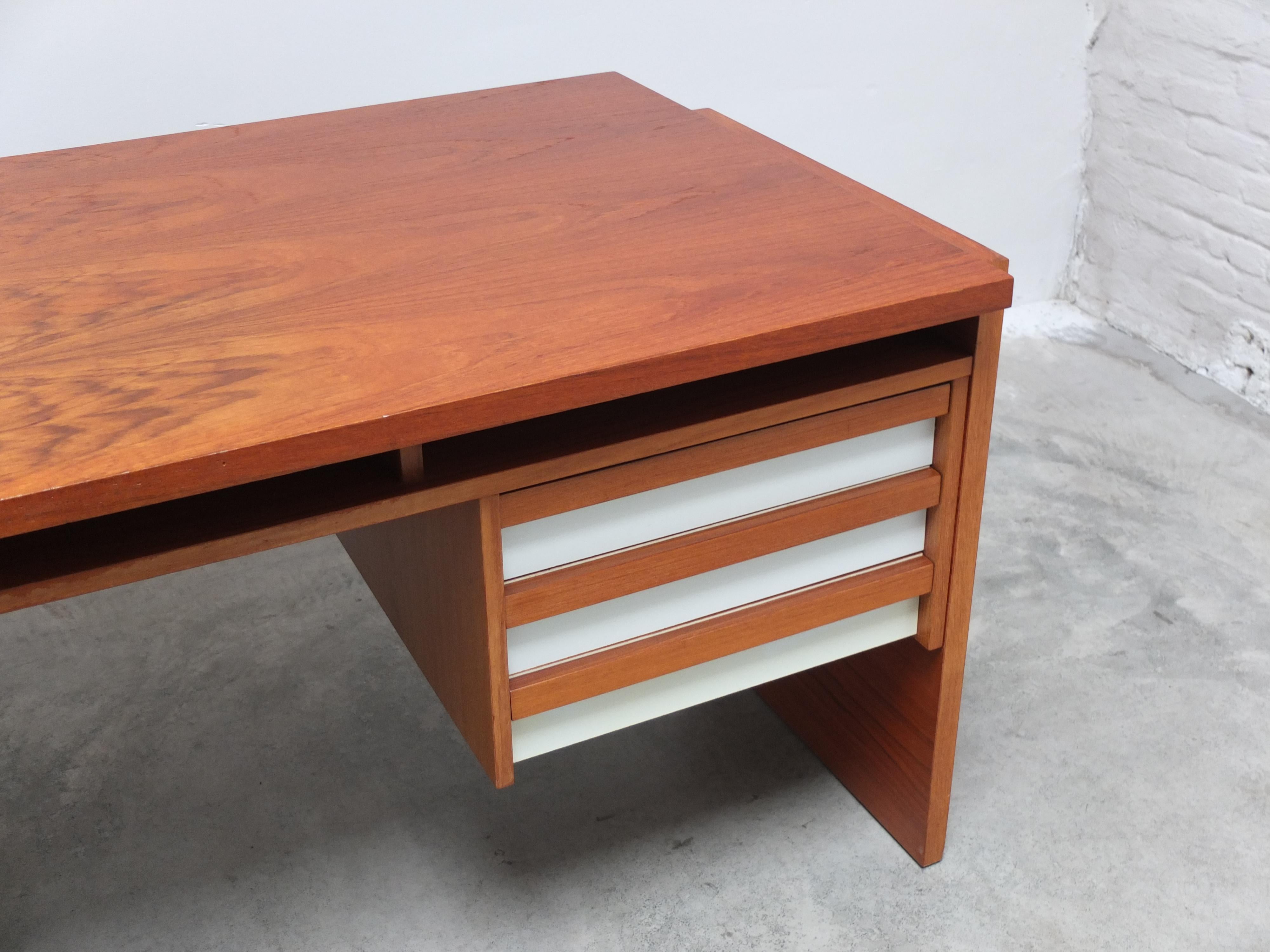 Doppelseitiger 'Vario'-Schreibtisch von Werner Wölfer für V-Form, 1960er Jahre im Angebot 2