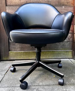 Executive Leather Chair with Swivel & Tilt Base by Eero Saarinen for Knoll